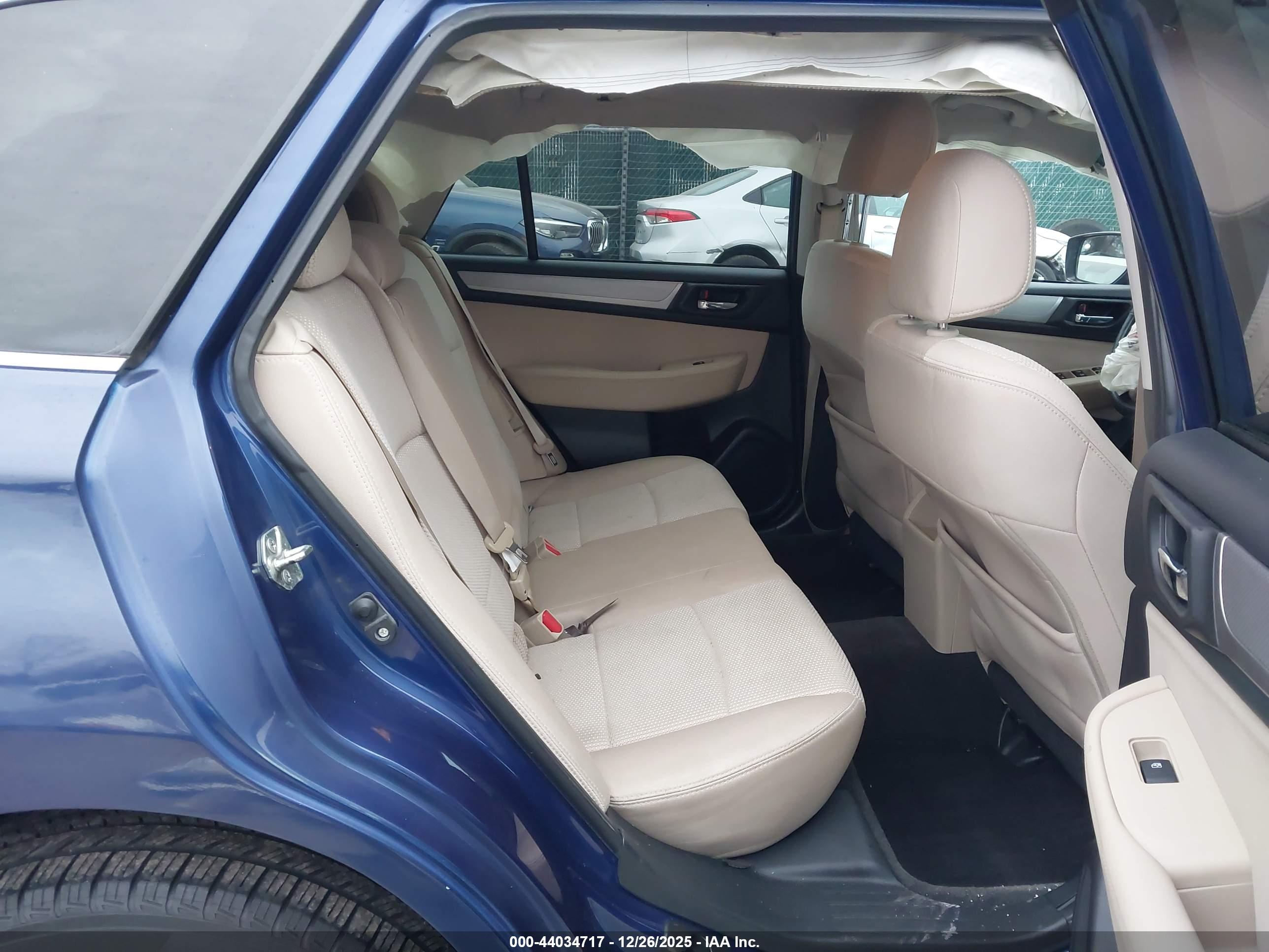 SUBARU OUTBACK image 8