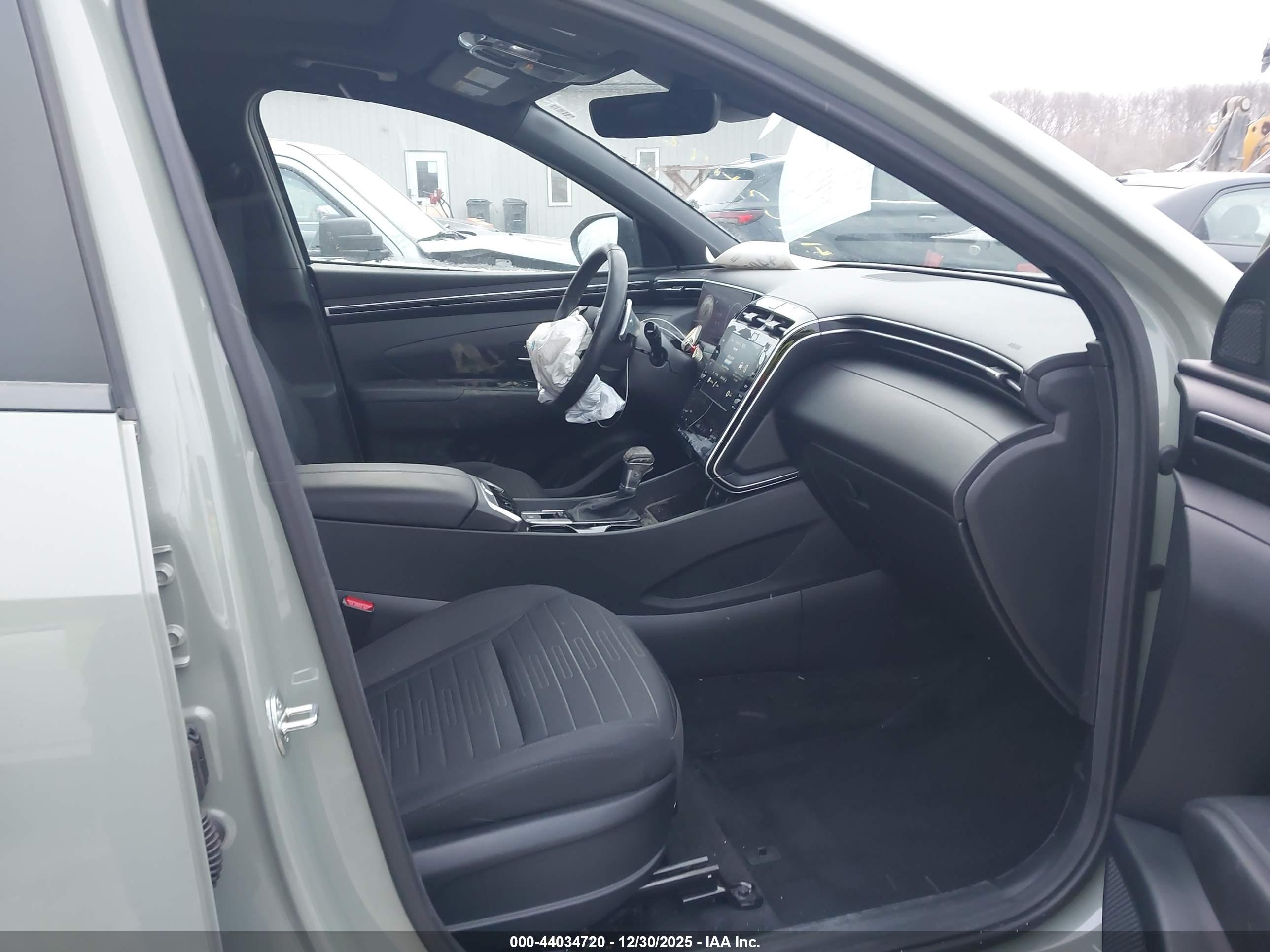 HYUNDAI SANTA image 5