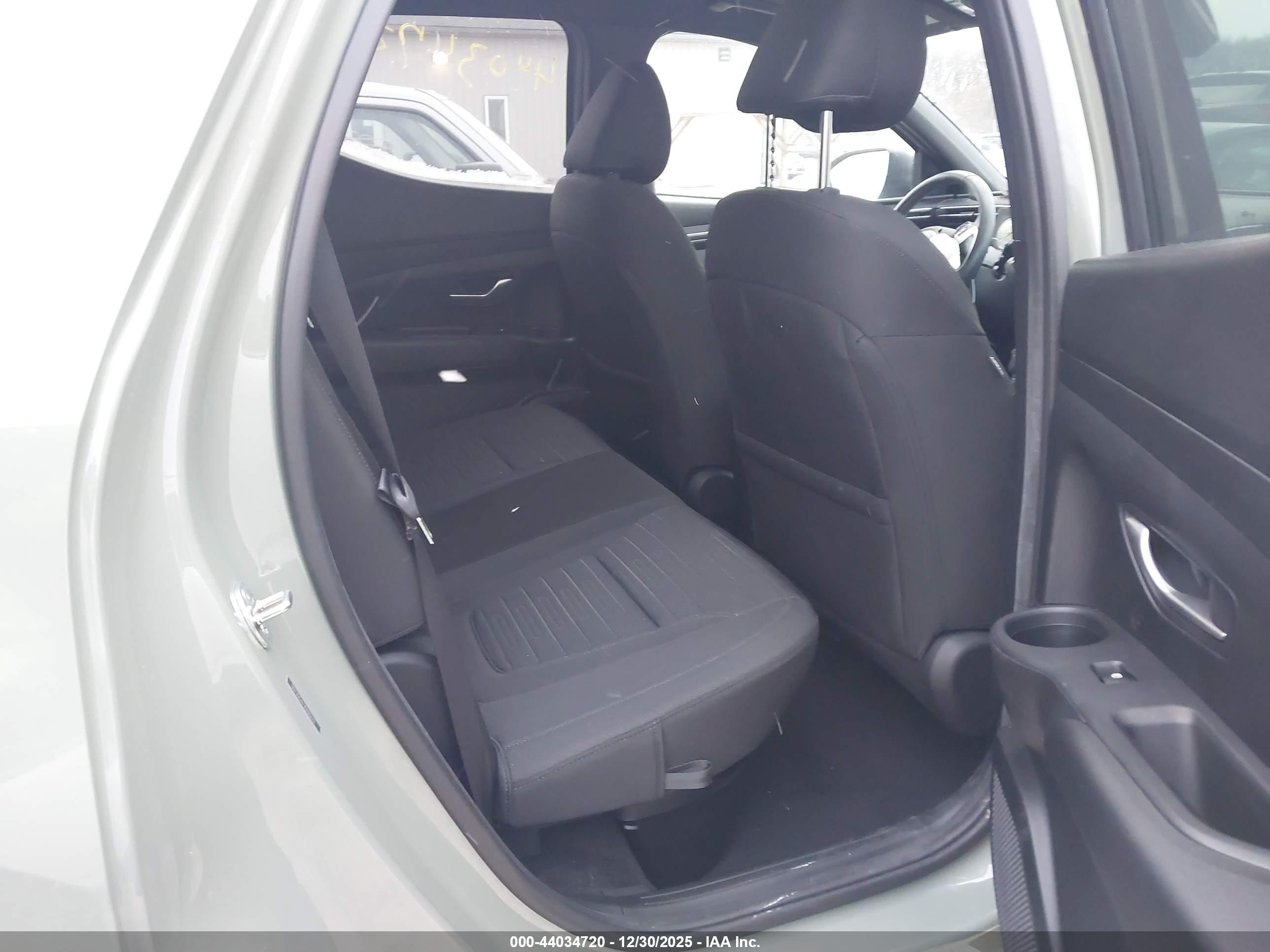 HYUNDAI SANTA image 8