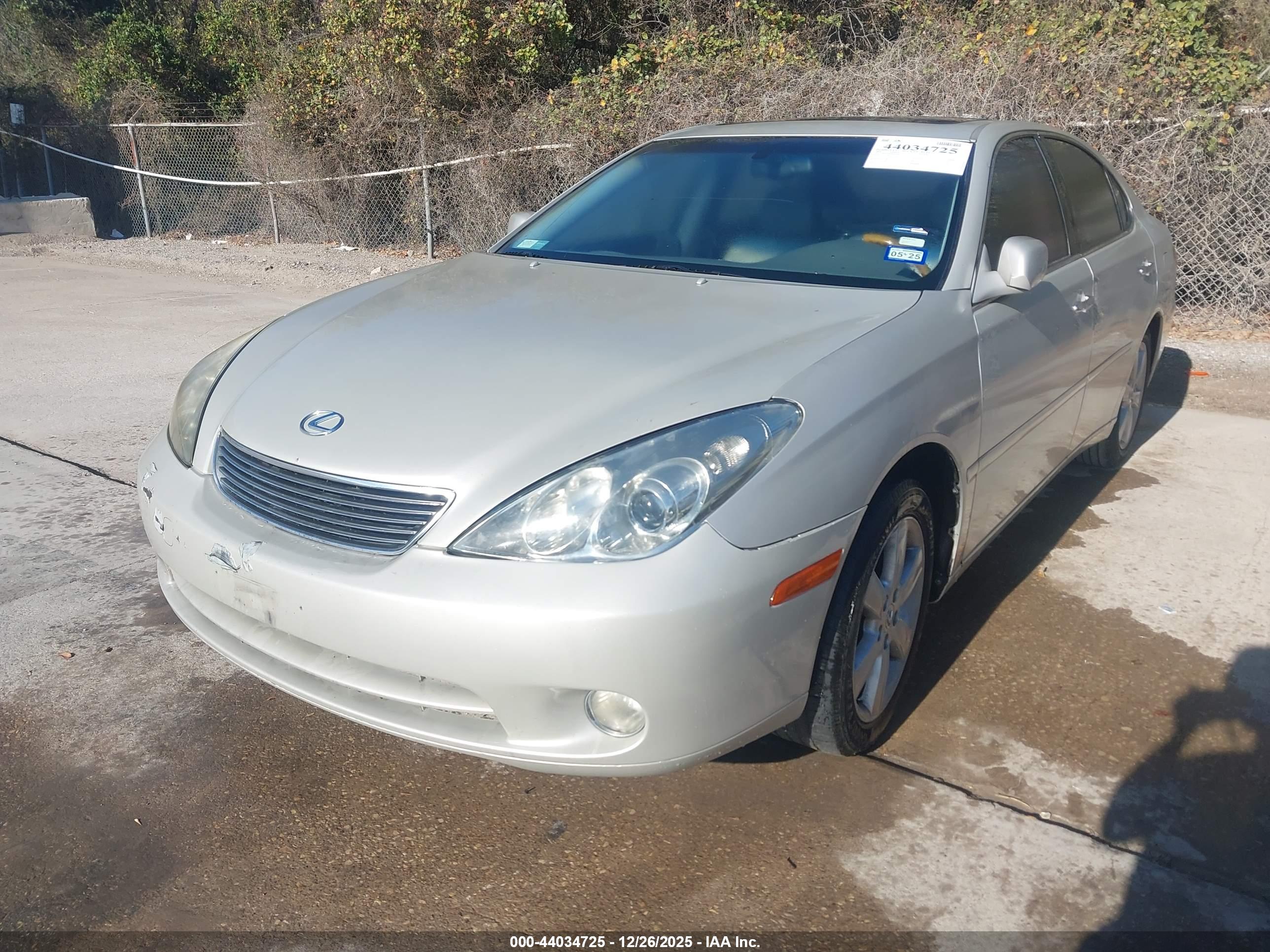 LEXUS ES image 2