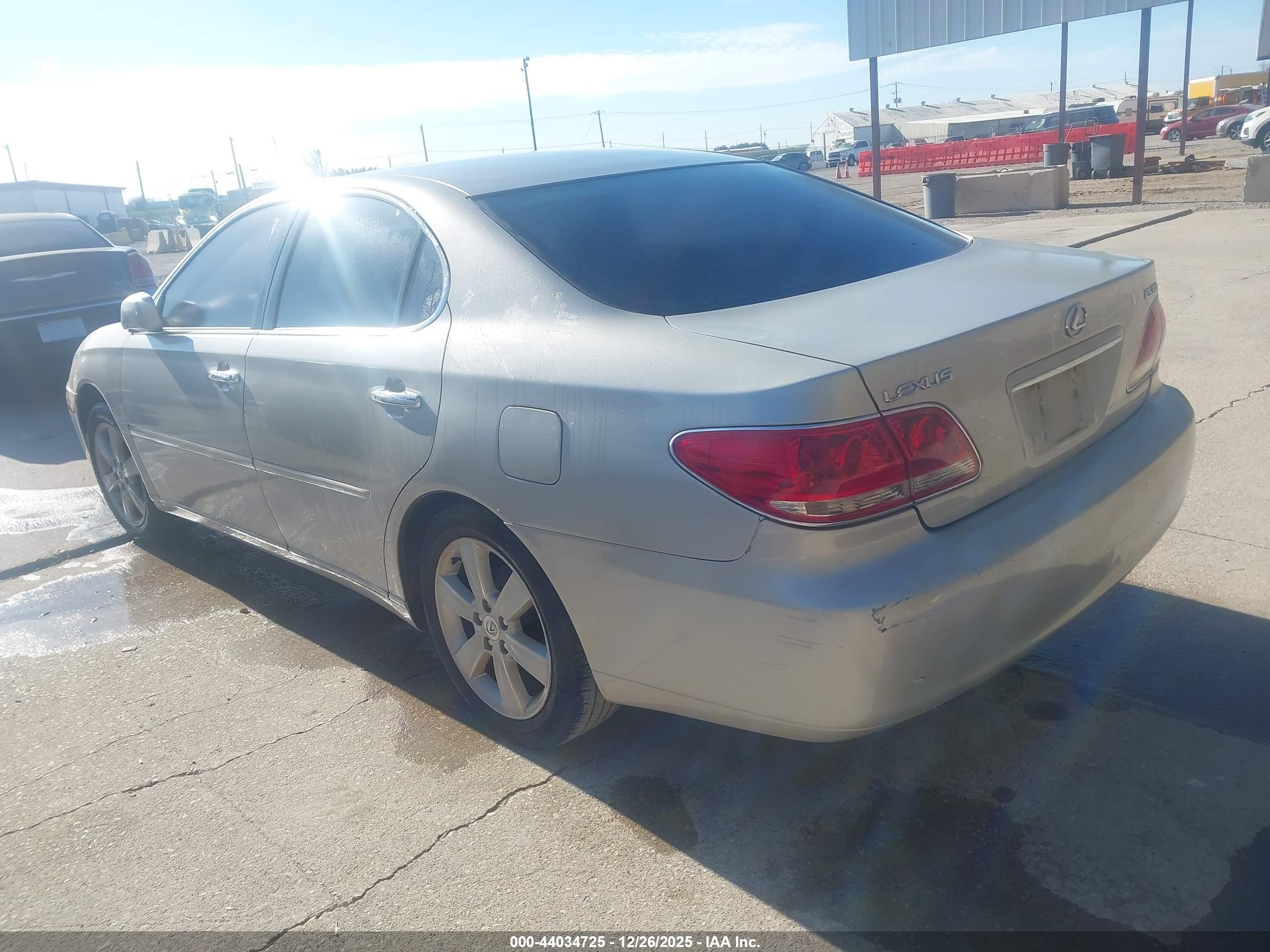 LEXUS ES image 3