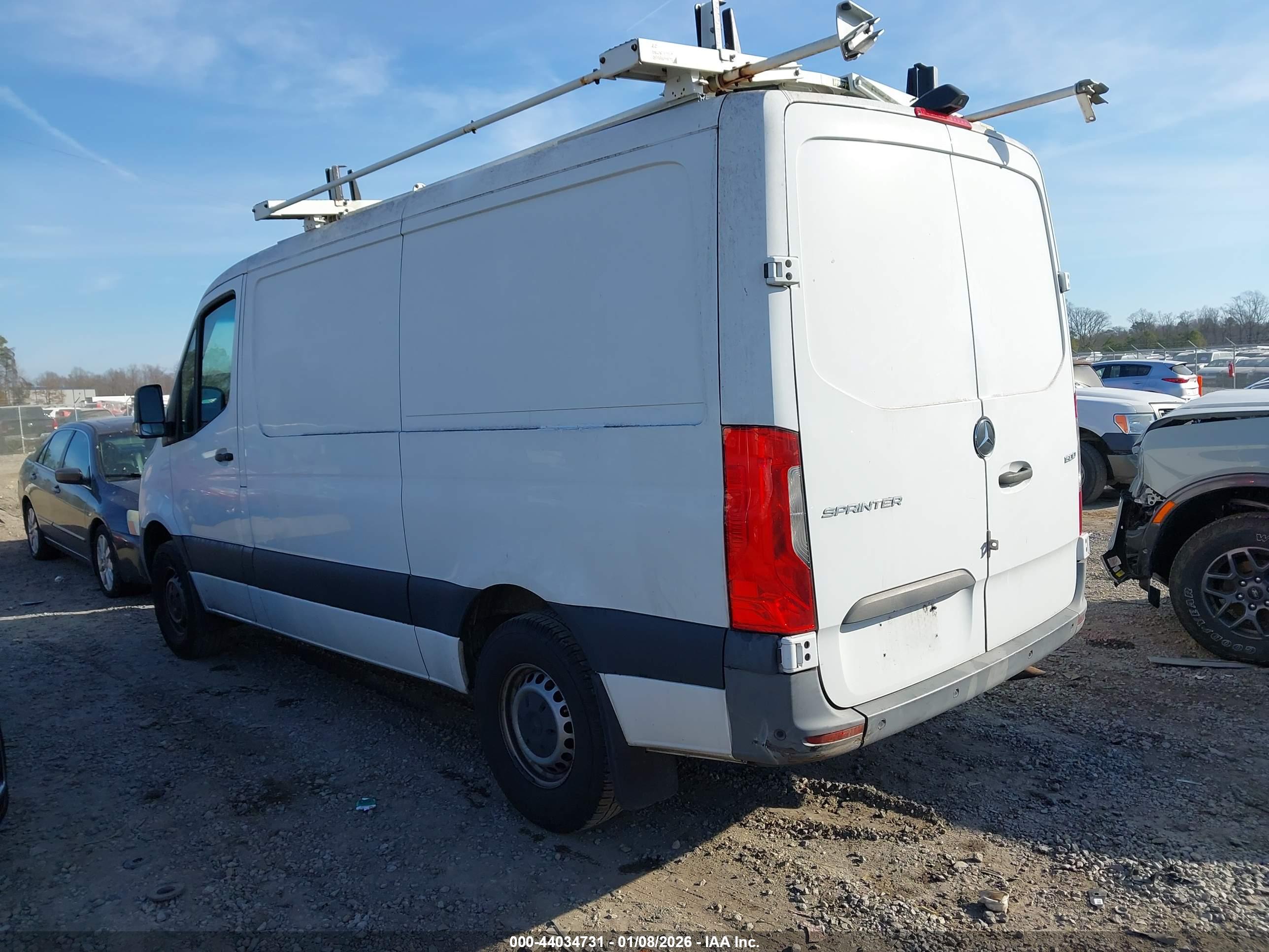 MERCEDES-BENZ SPRINTER image 3