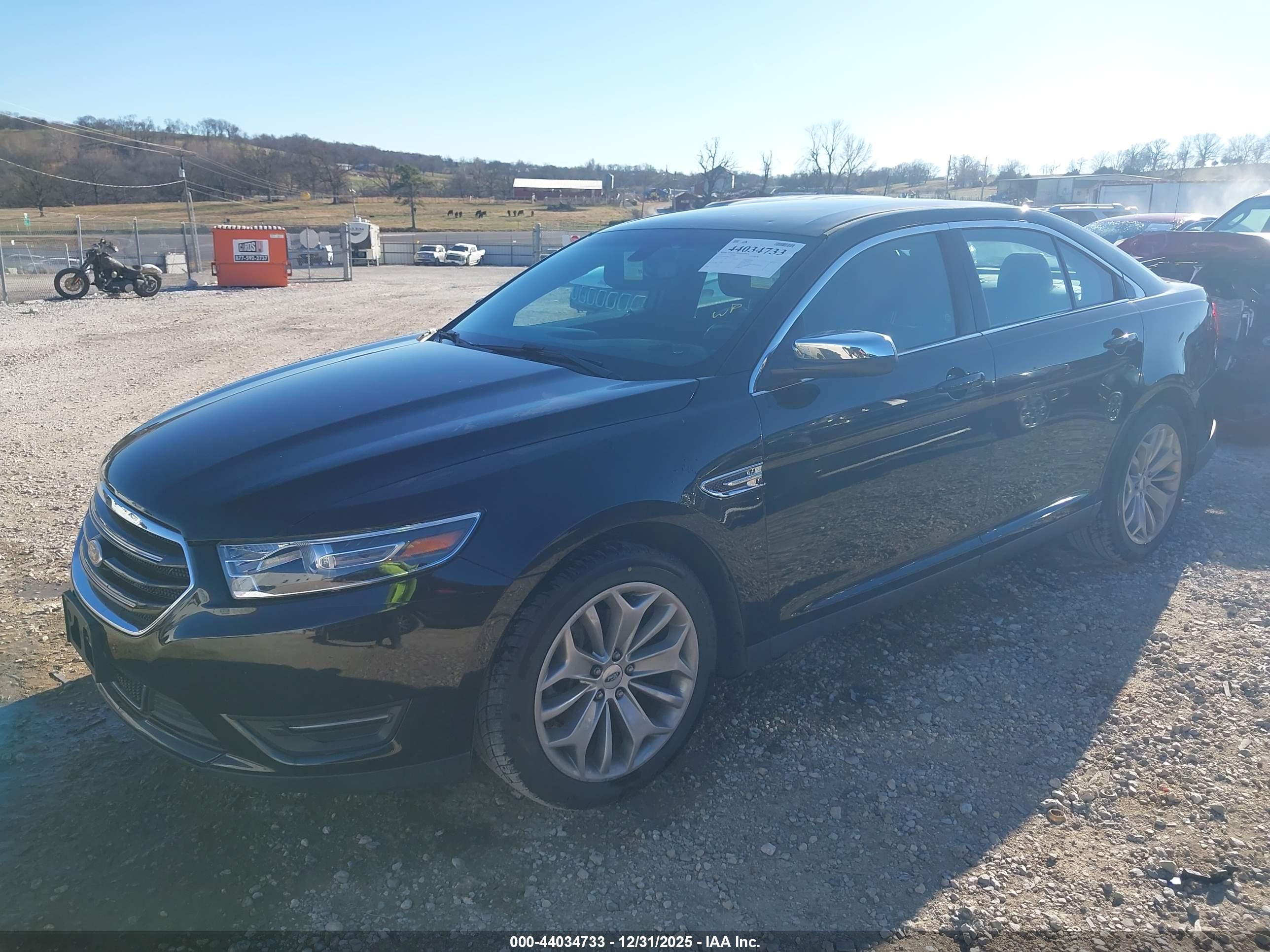 FORD TAURUS image 2