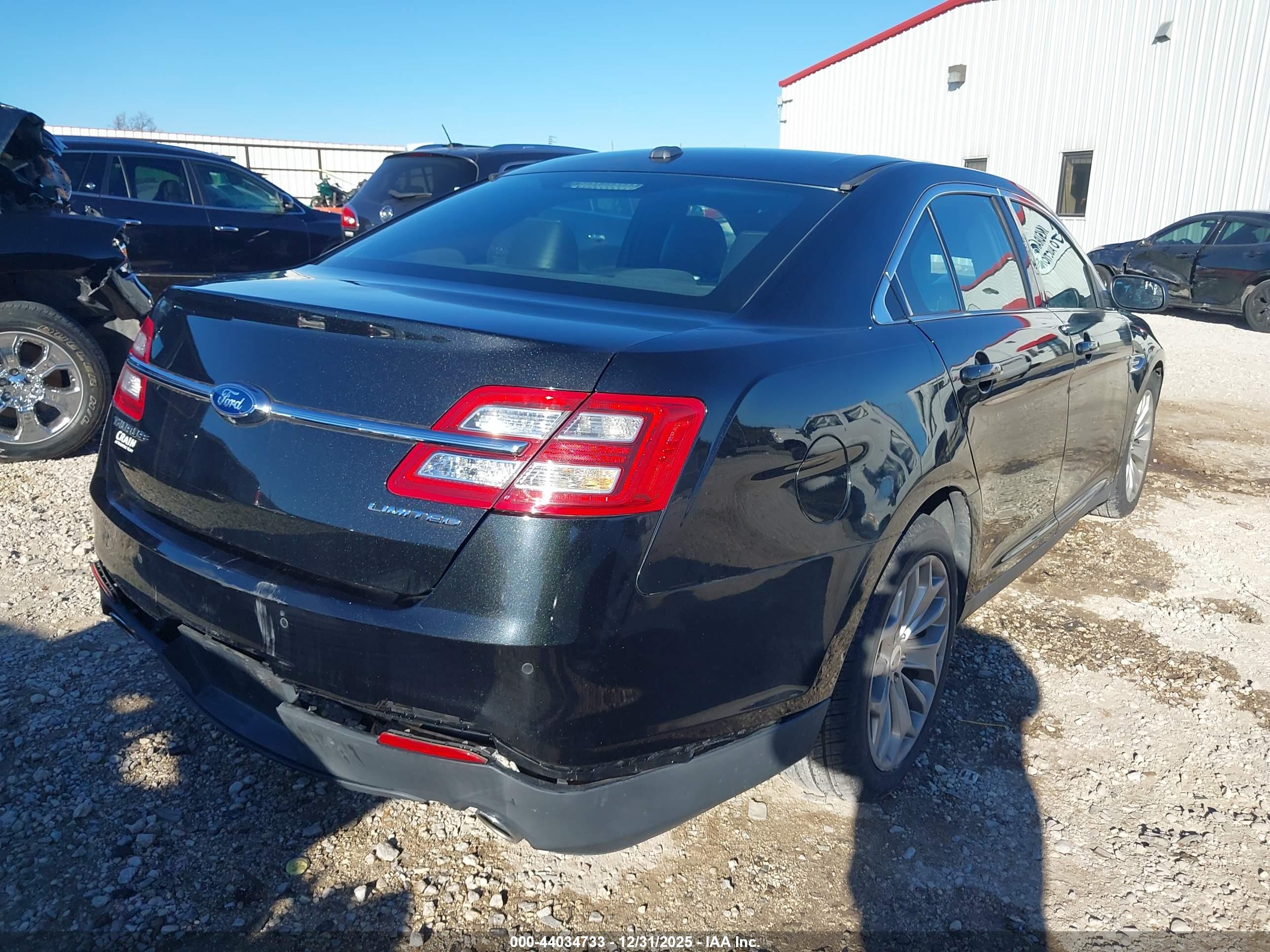 FORD TAURUS image 4