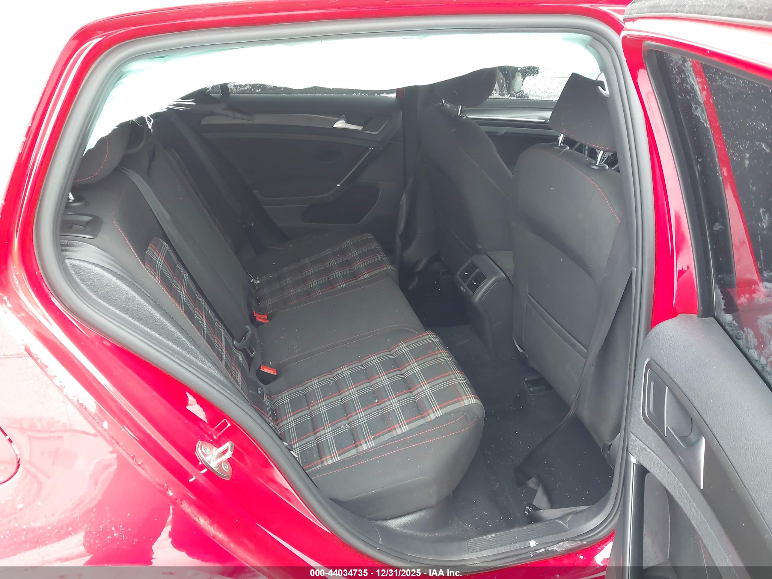 VOLKSWAGEN GOLF image 8