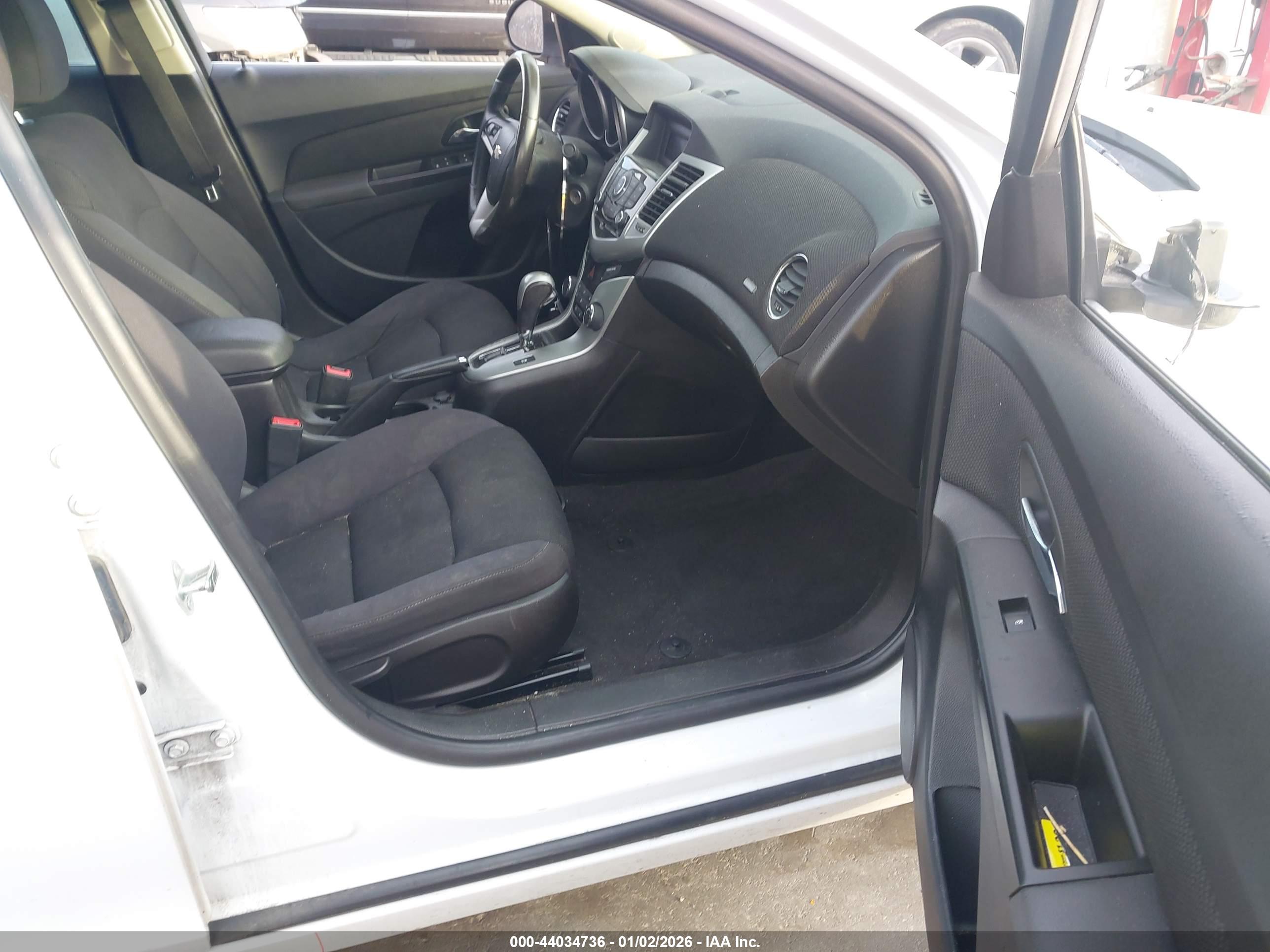 CHEVROLET CRUZE image 5