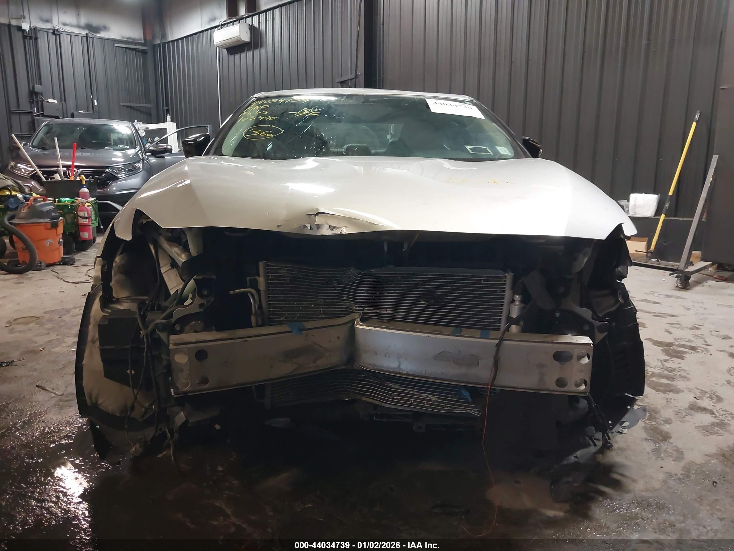 NISSAN MAXIMA image 6