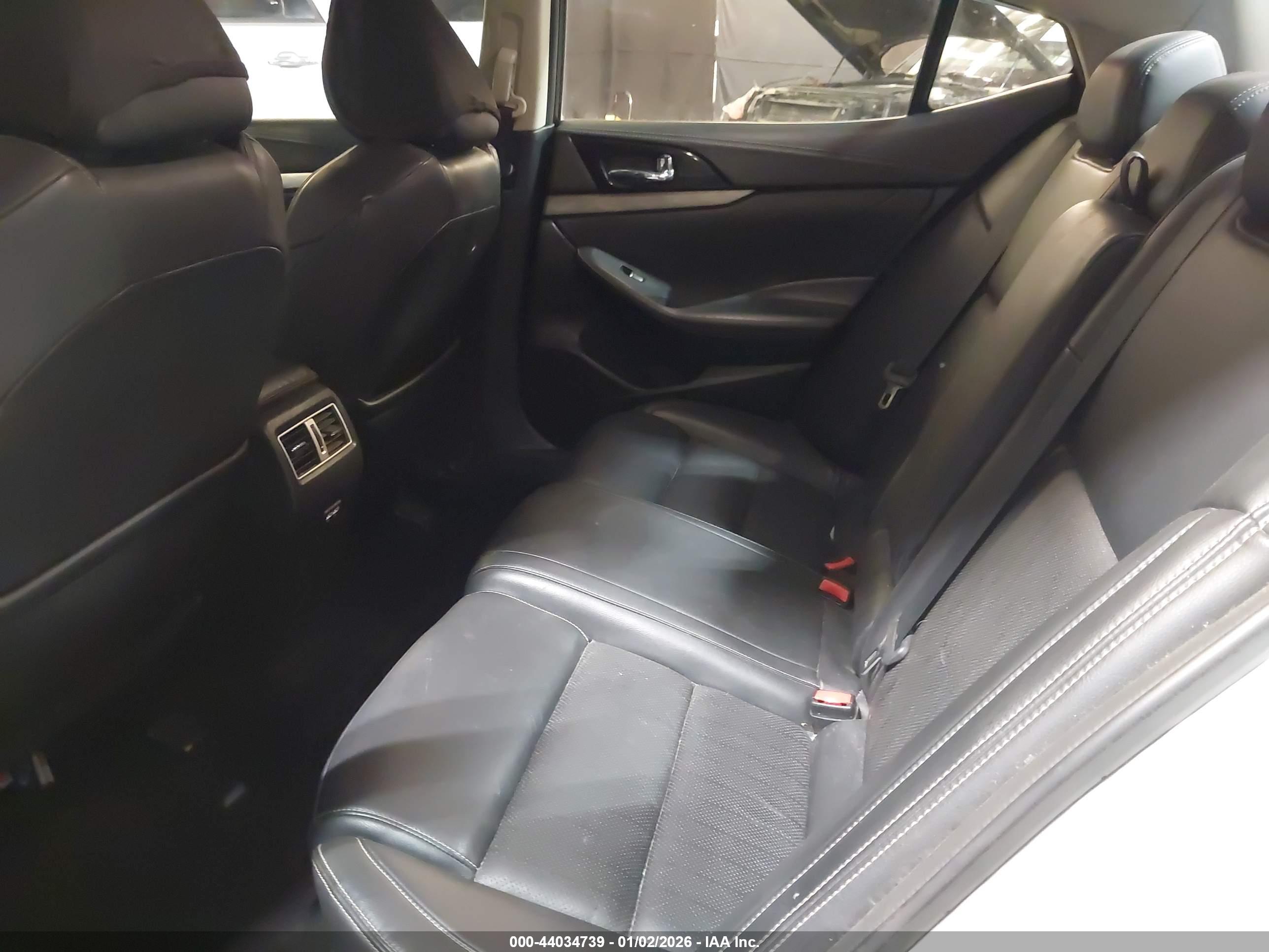 NISSAN MAXIMA image 8