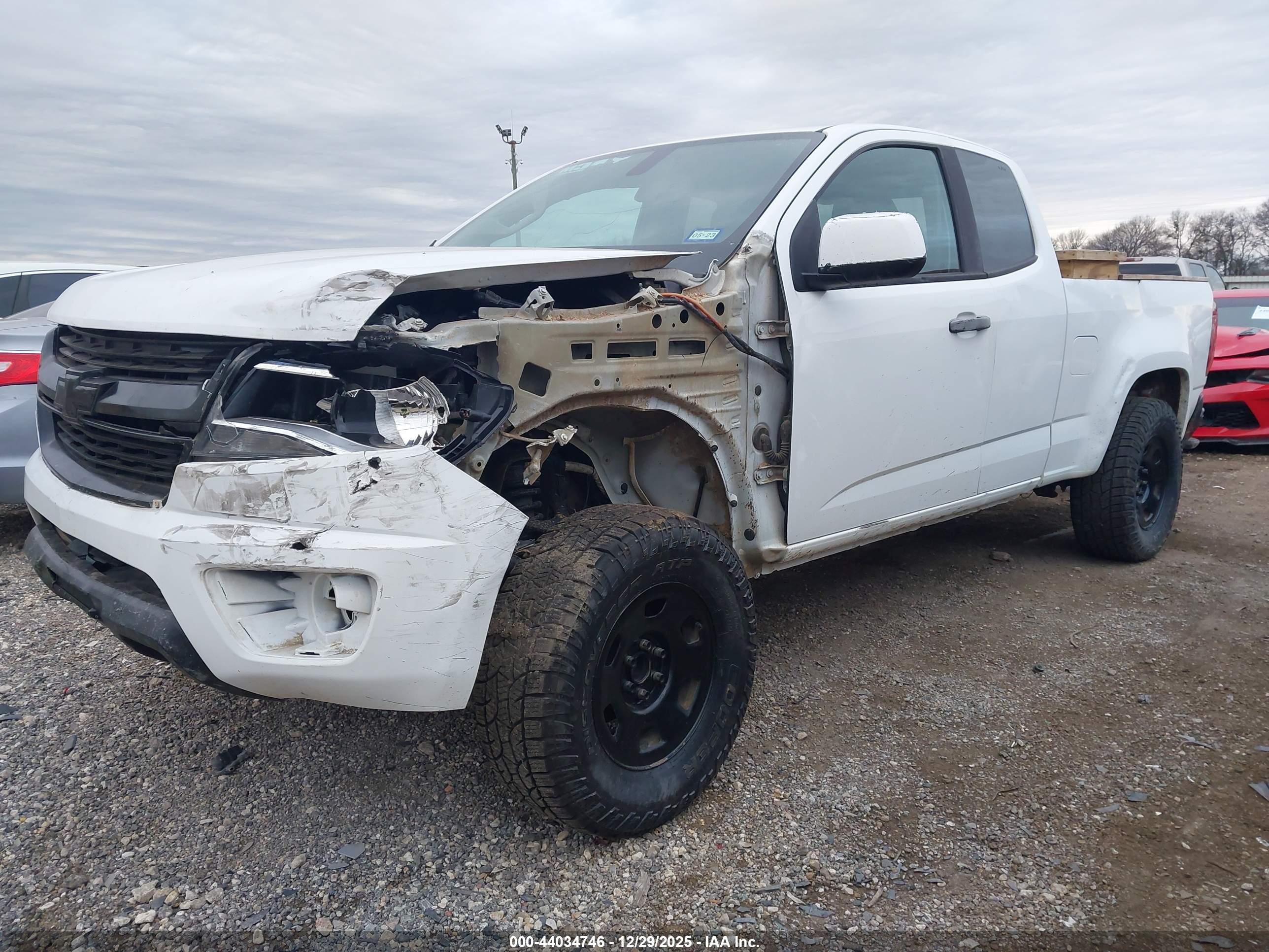 CHEVROLET COLORADO image 2