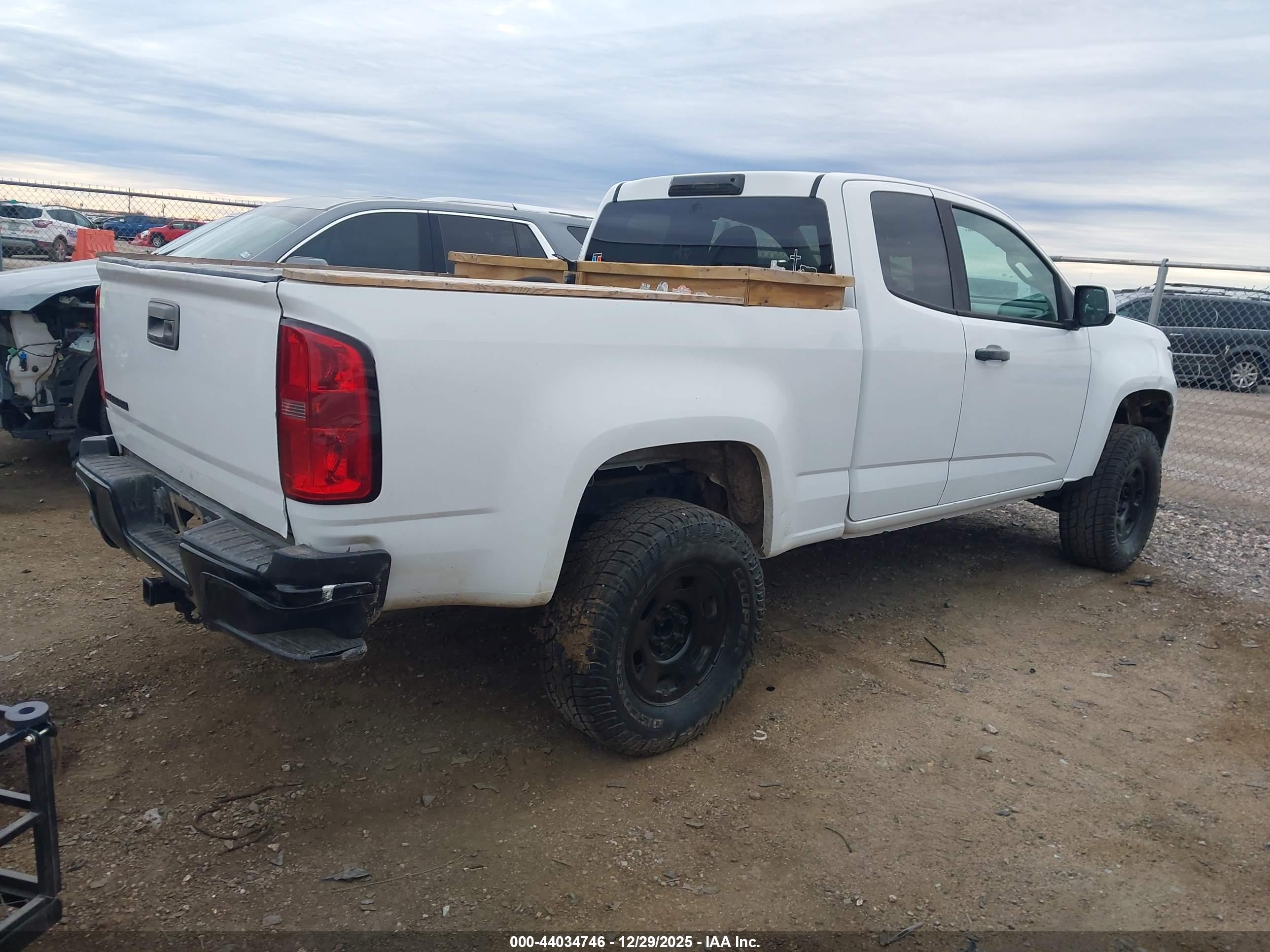 CHEVROLET COLORADO image 4
