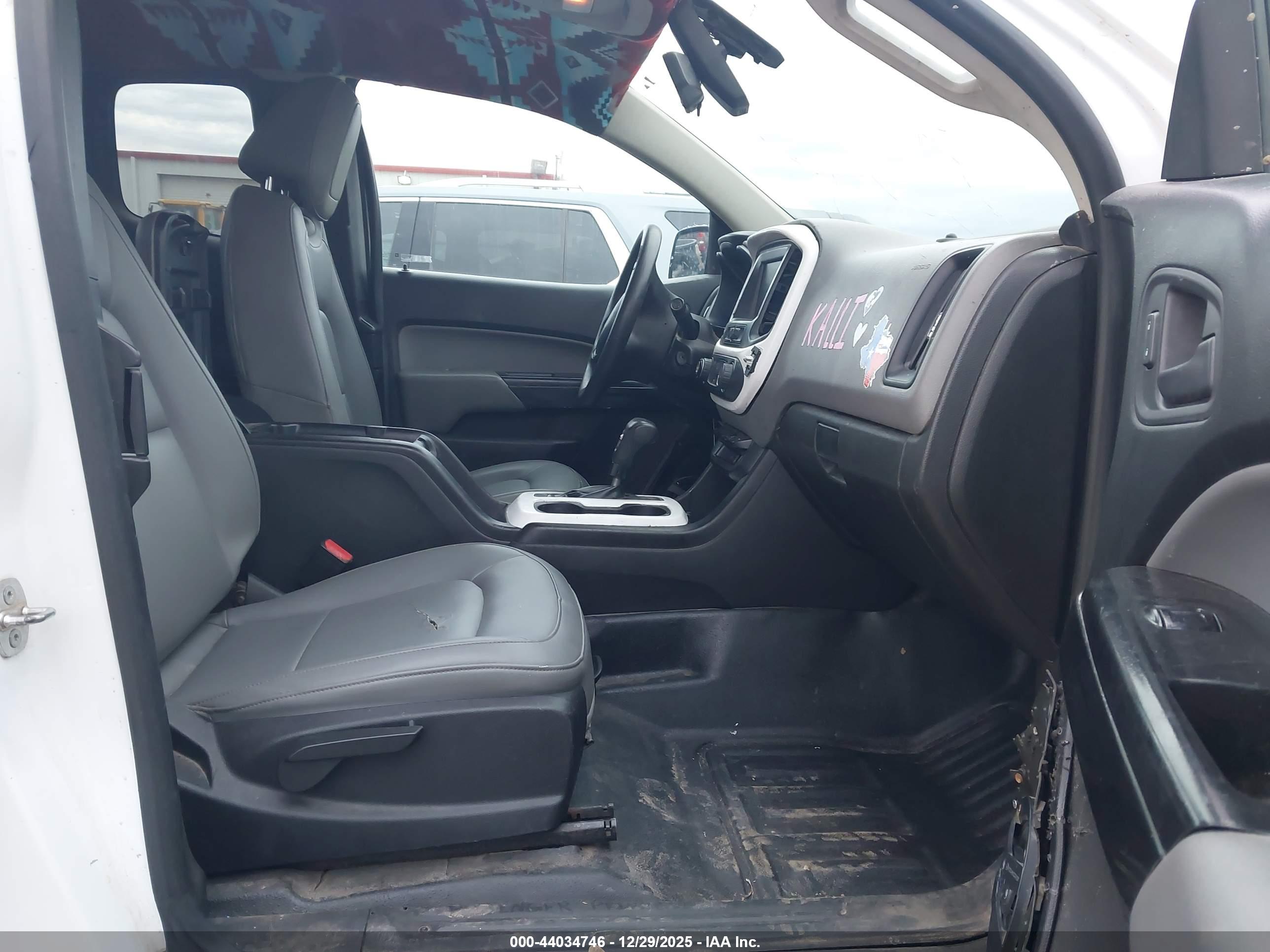 CHEVROLET COLORADO image 5