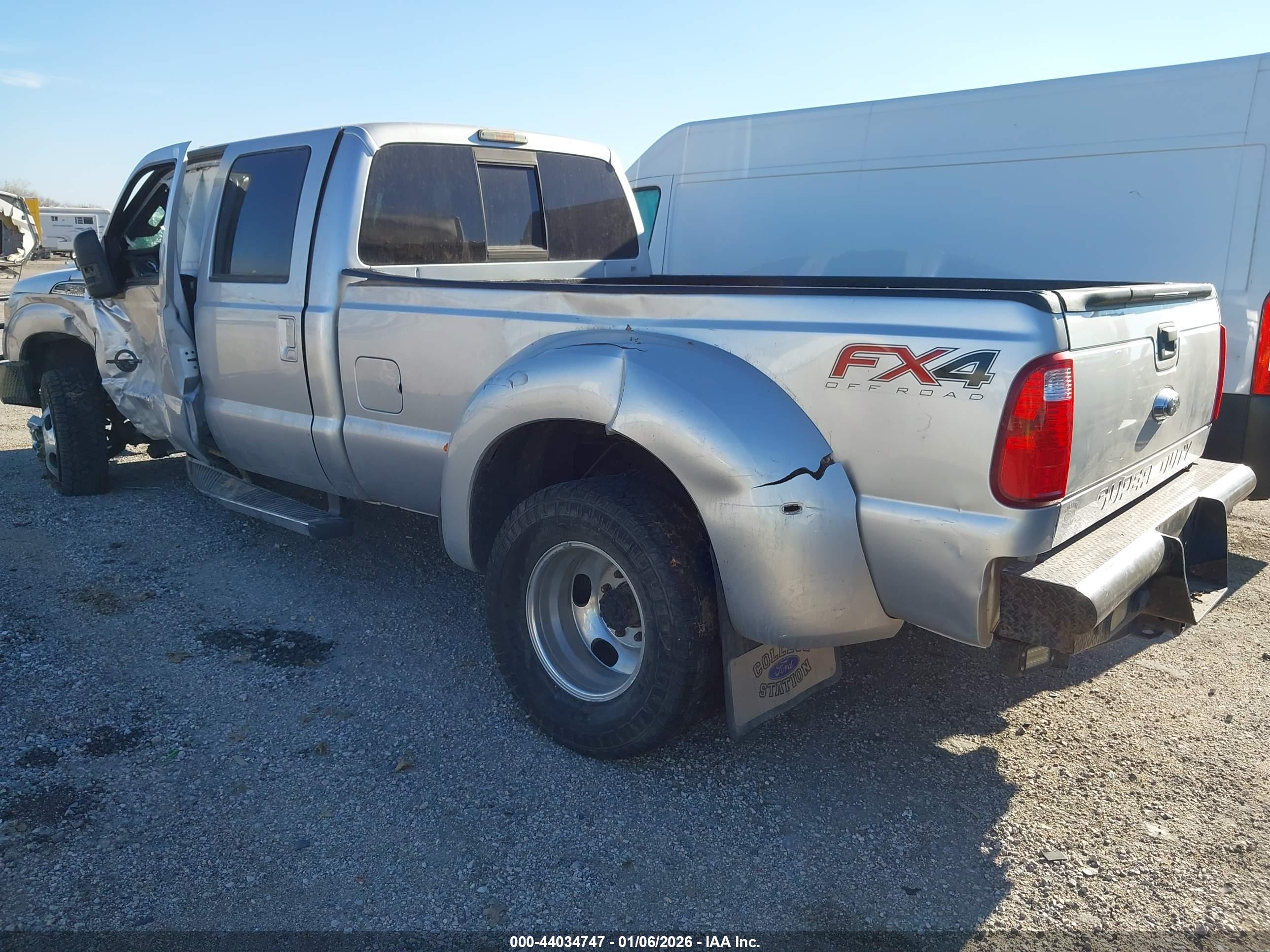 FORD F-350 image 3