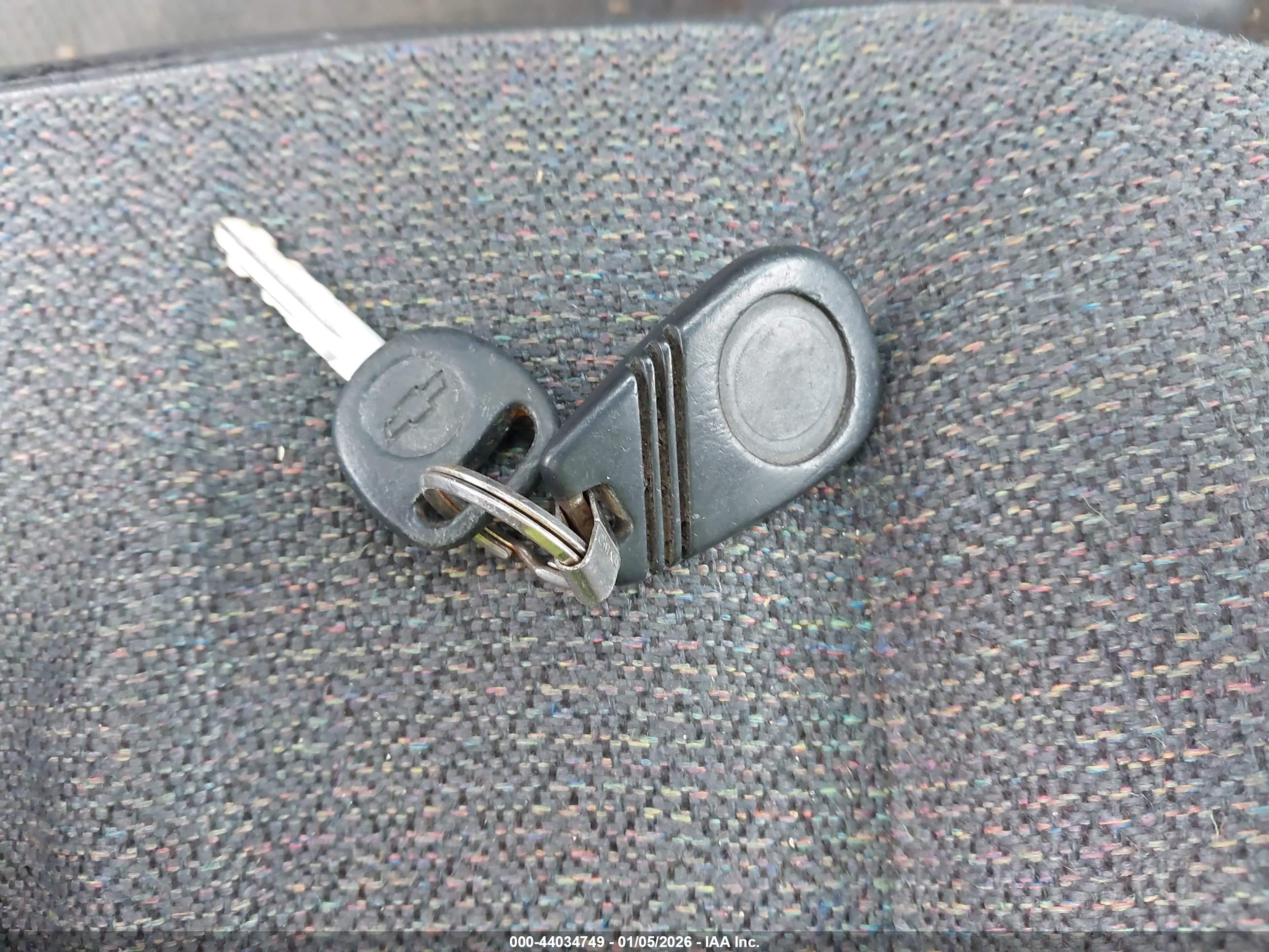 CHEVROLET SILVERADO image 11