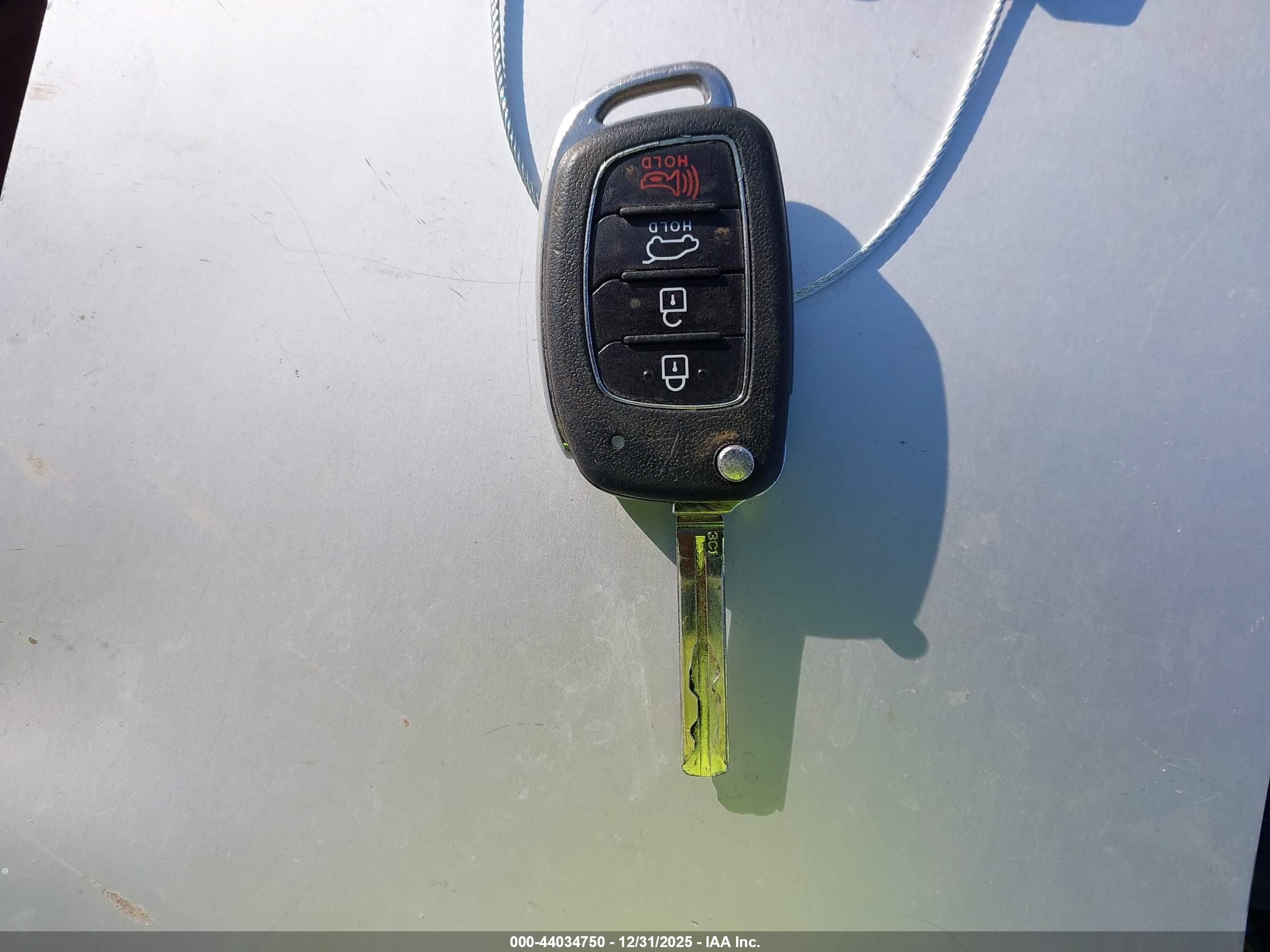 HYUNDAI TUCSON image 11