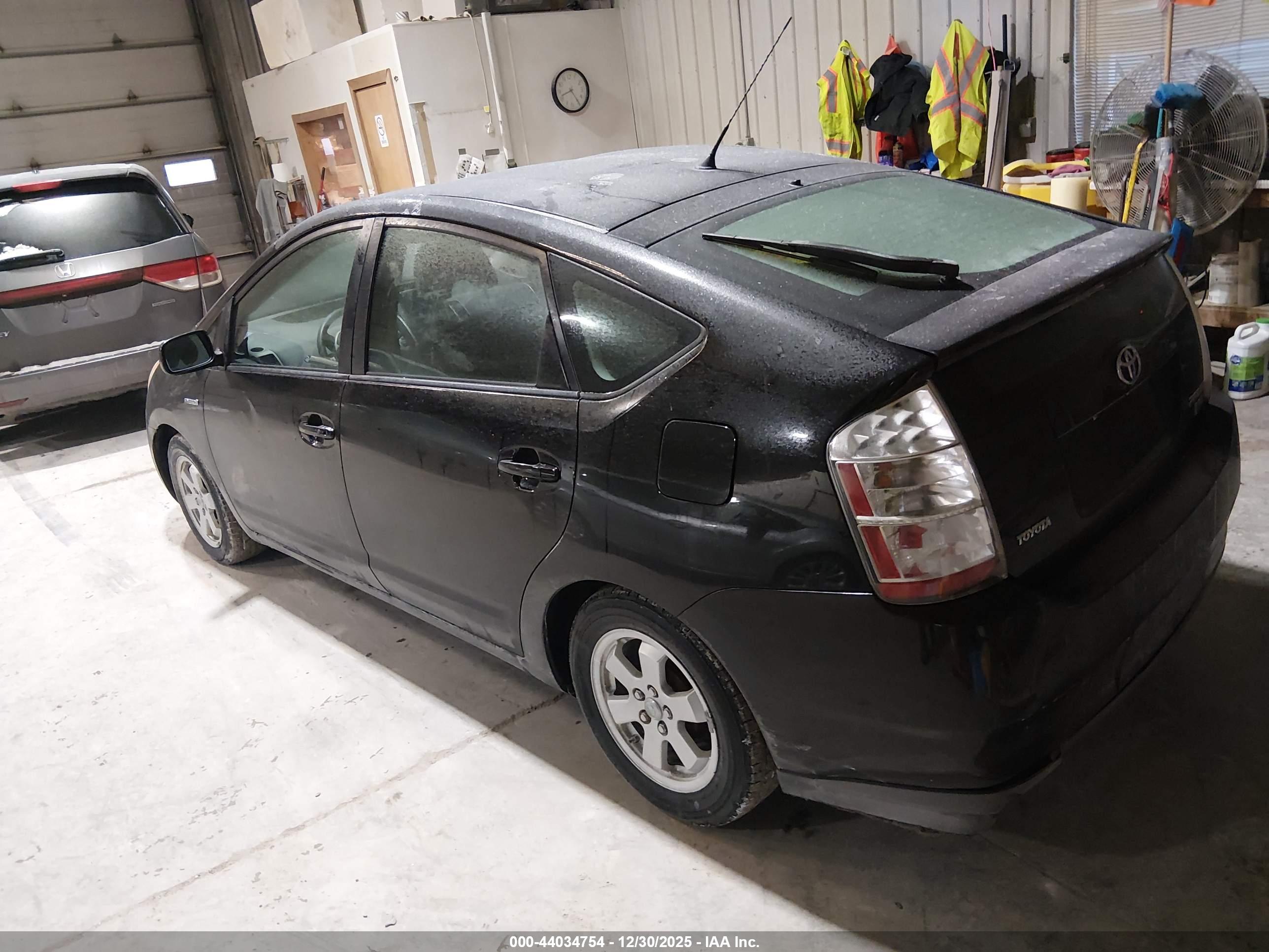 TOYOTA PRIUS image 3