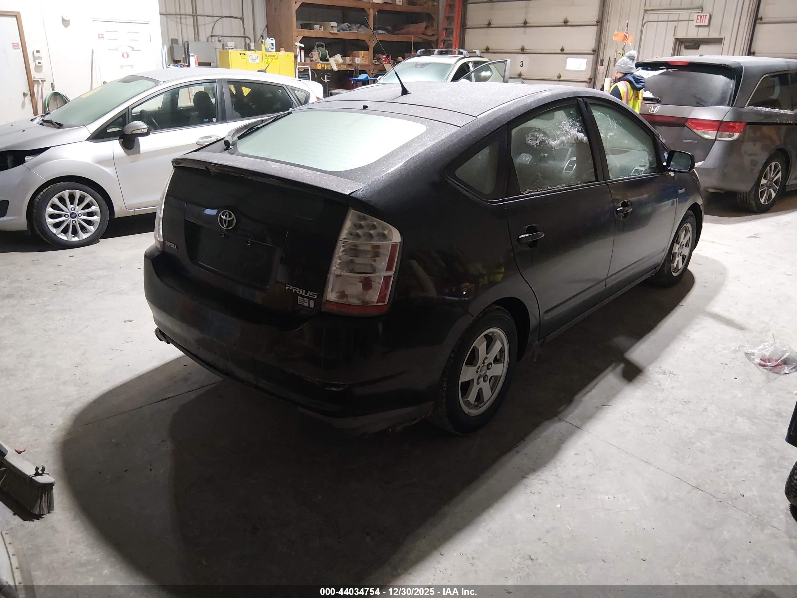 TOYOTA PRIUS image 4