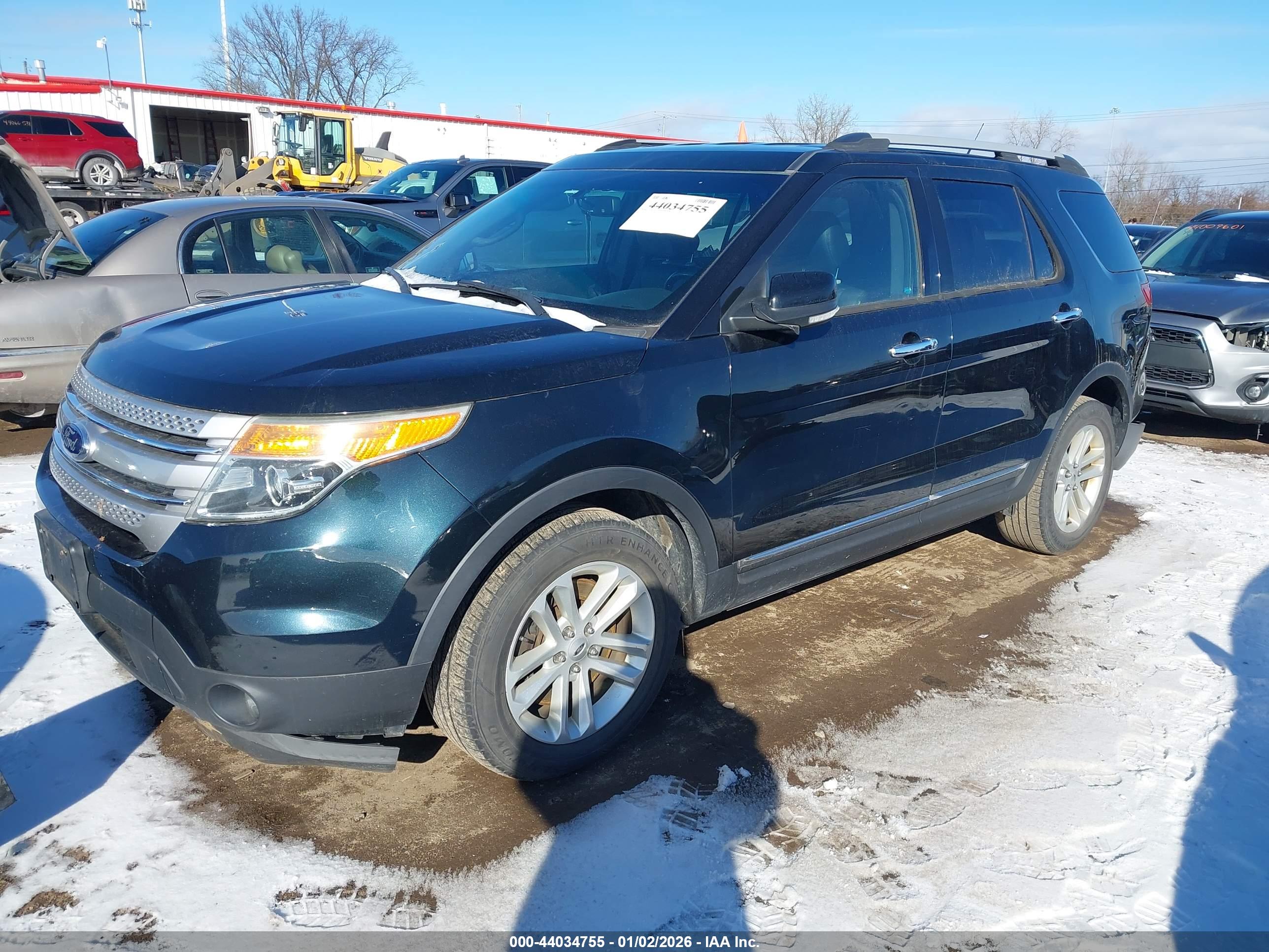 FORD EXPLORER image 2