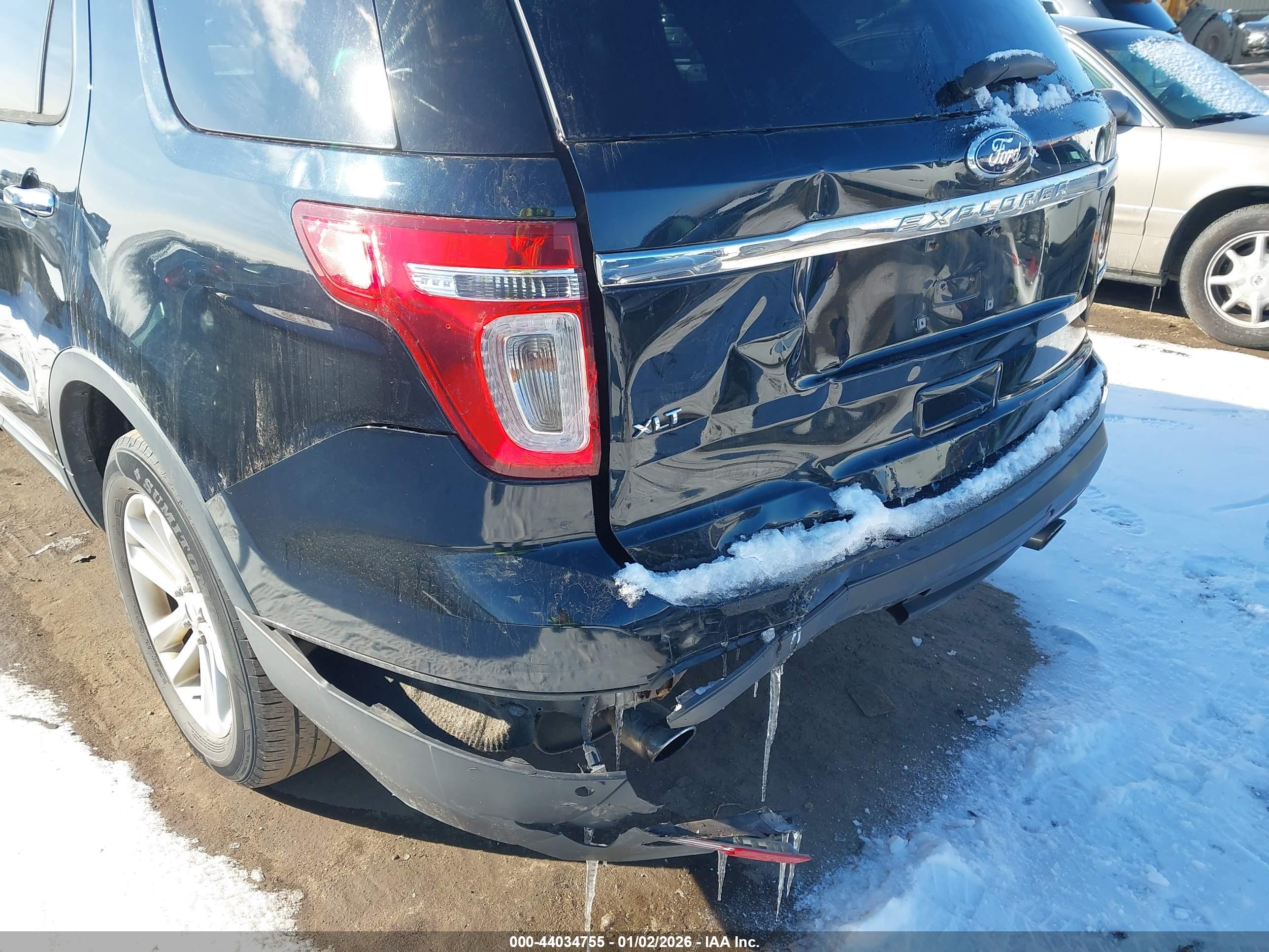 FORD EXPLORER image 6
