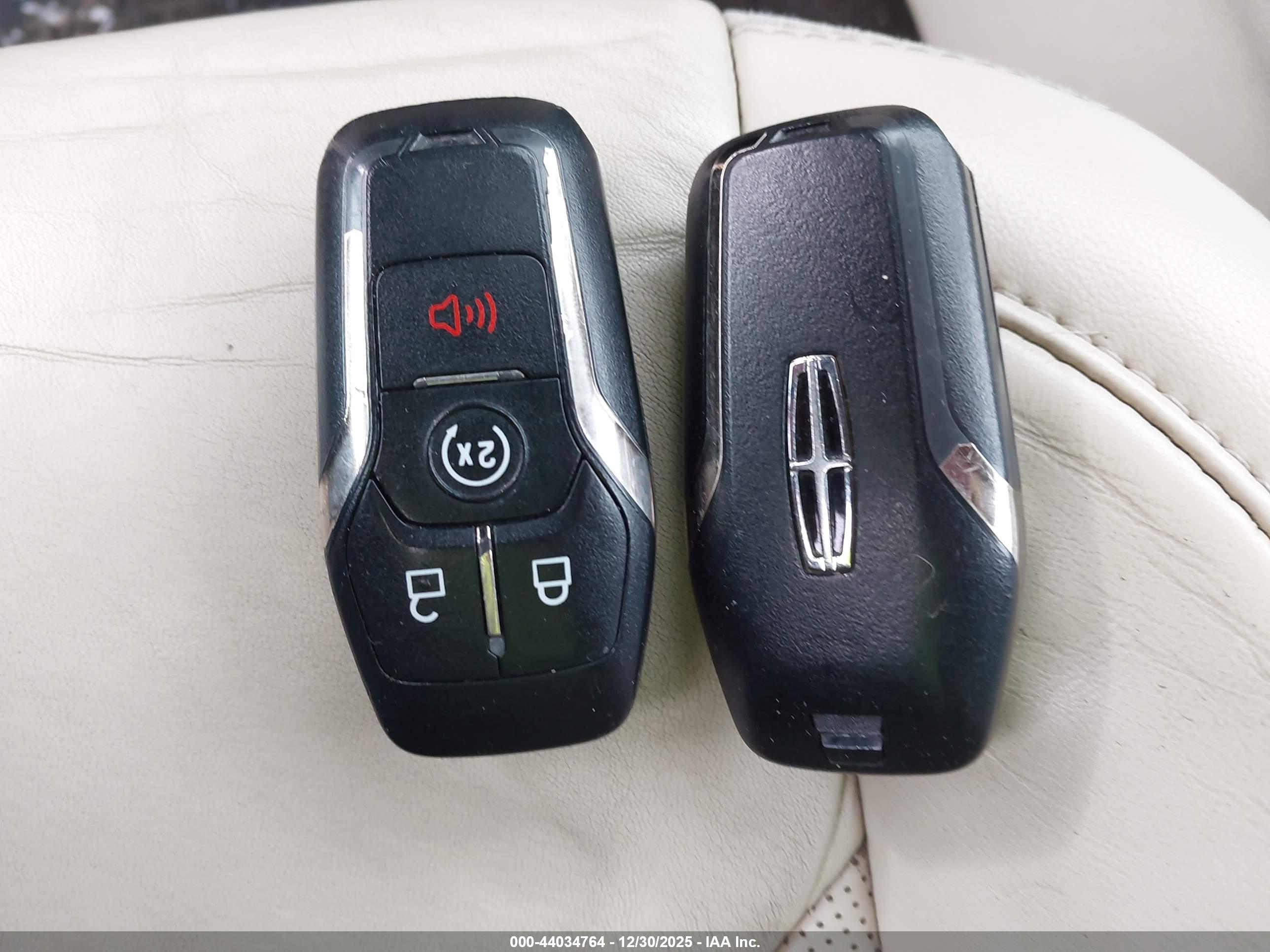 LINCOLN MKC image 11