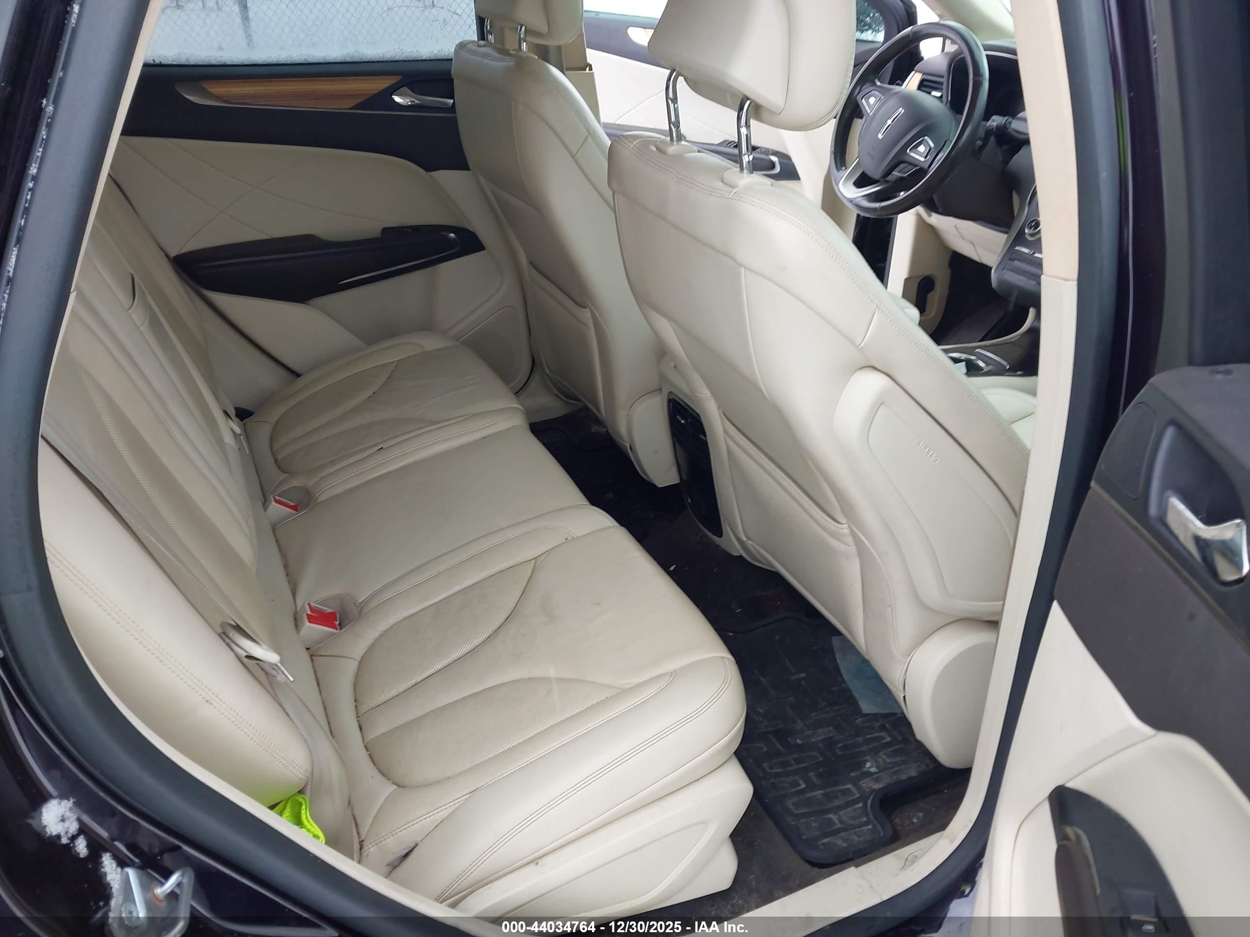 LINCOLN MKC image 8