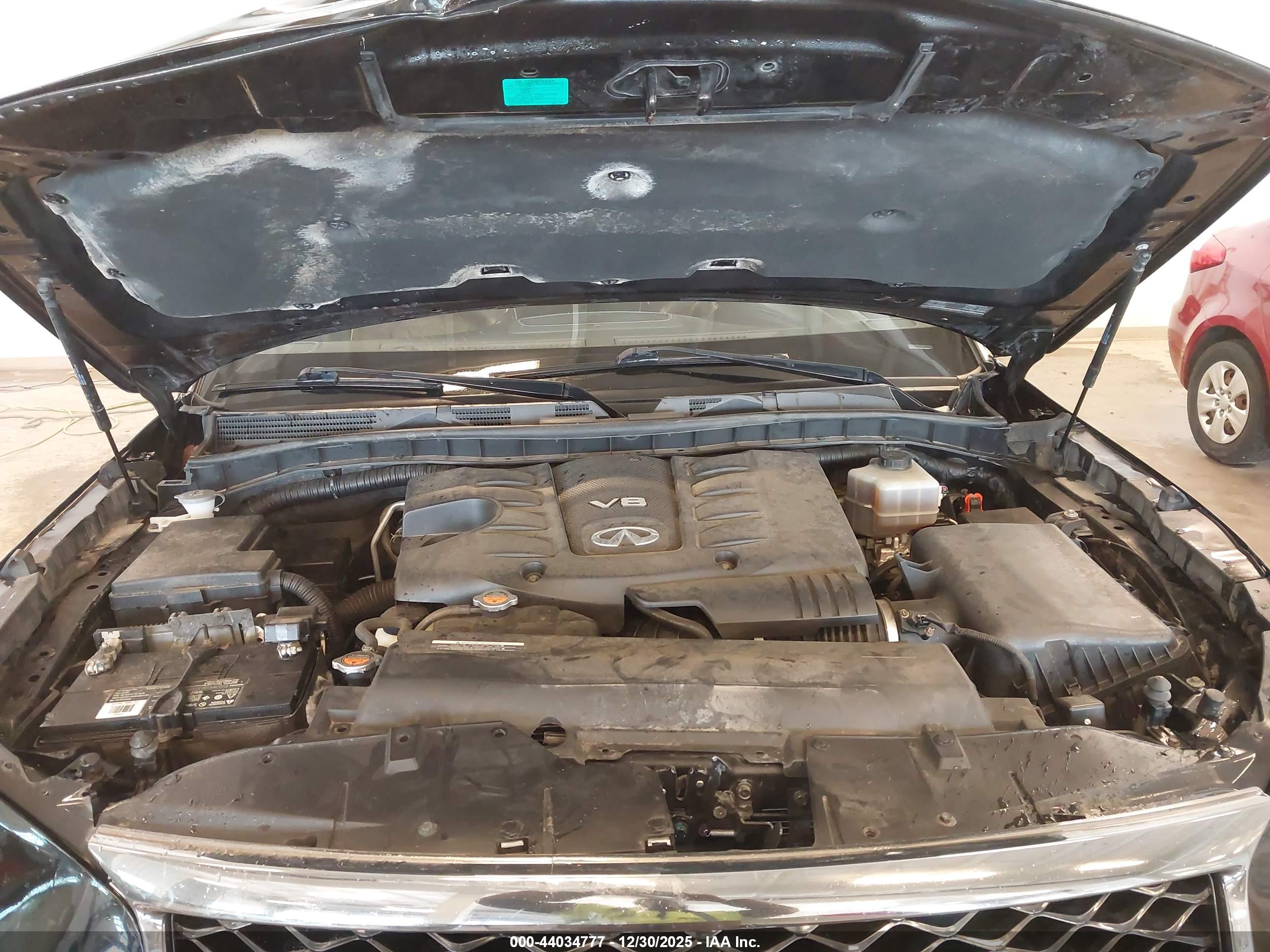 INFINITI QX80 image 10