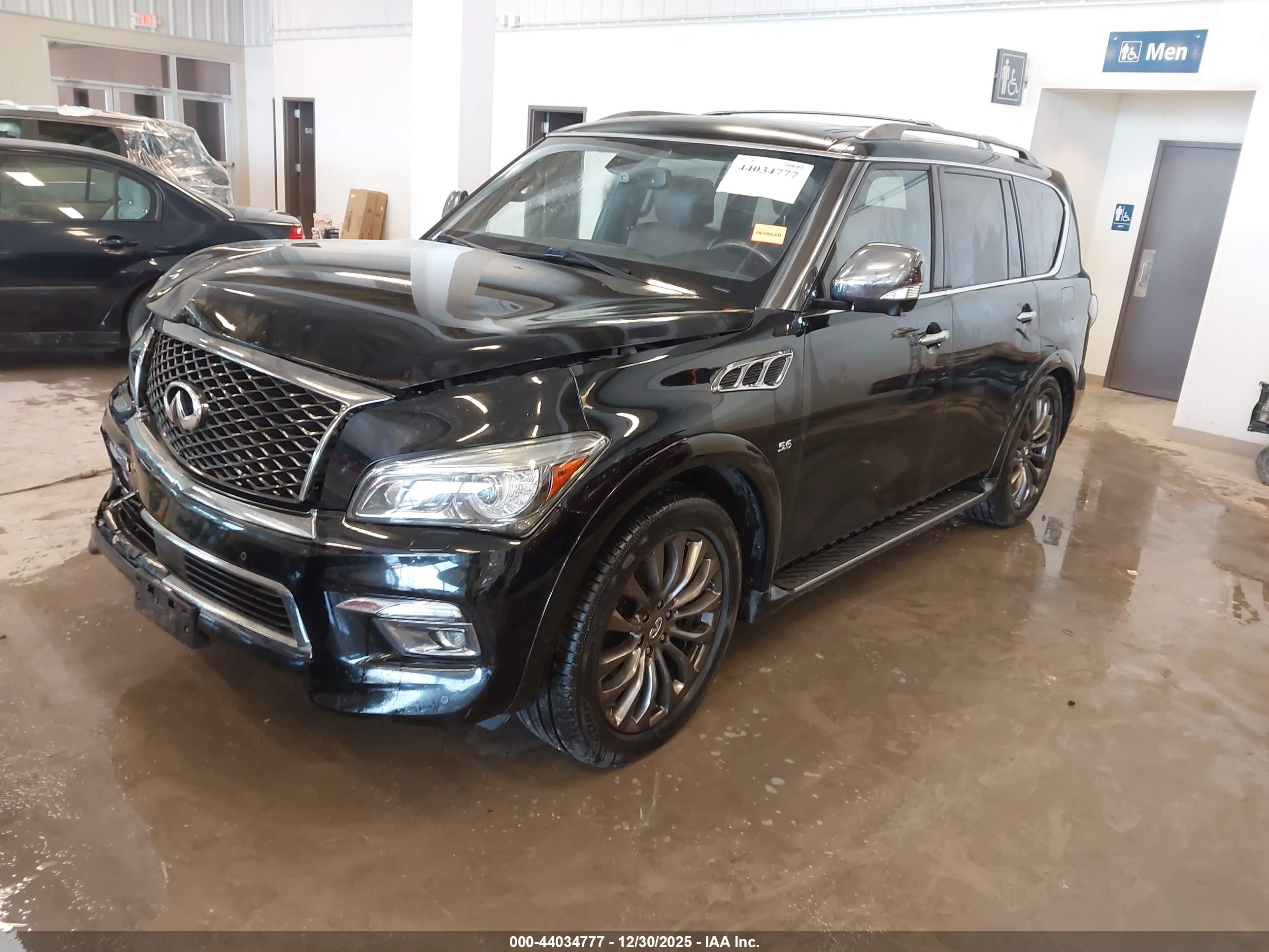INFINITI QX80 image 2