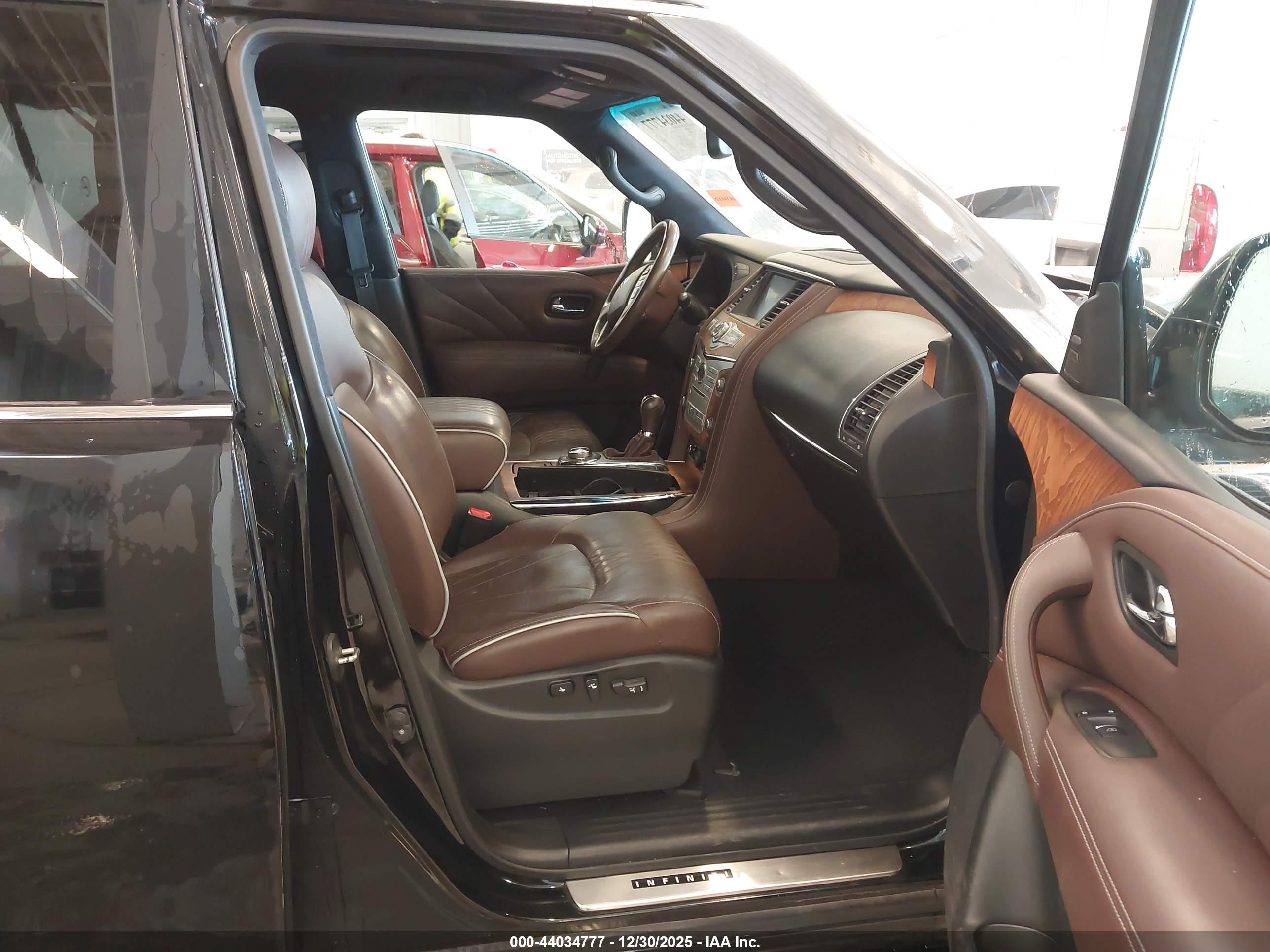 INFINITI QX80 image 5