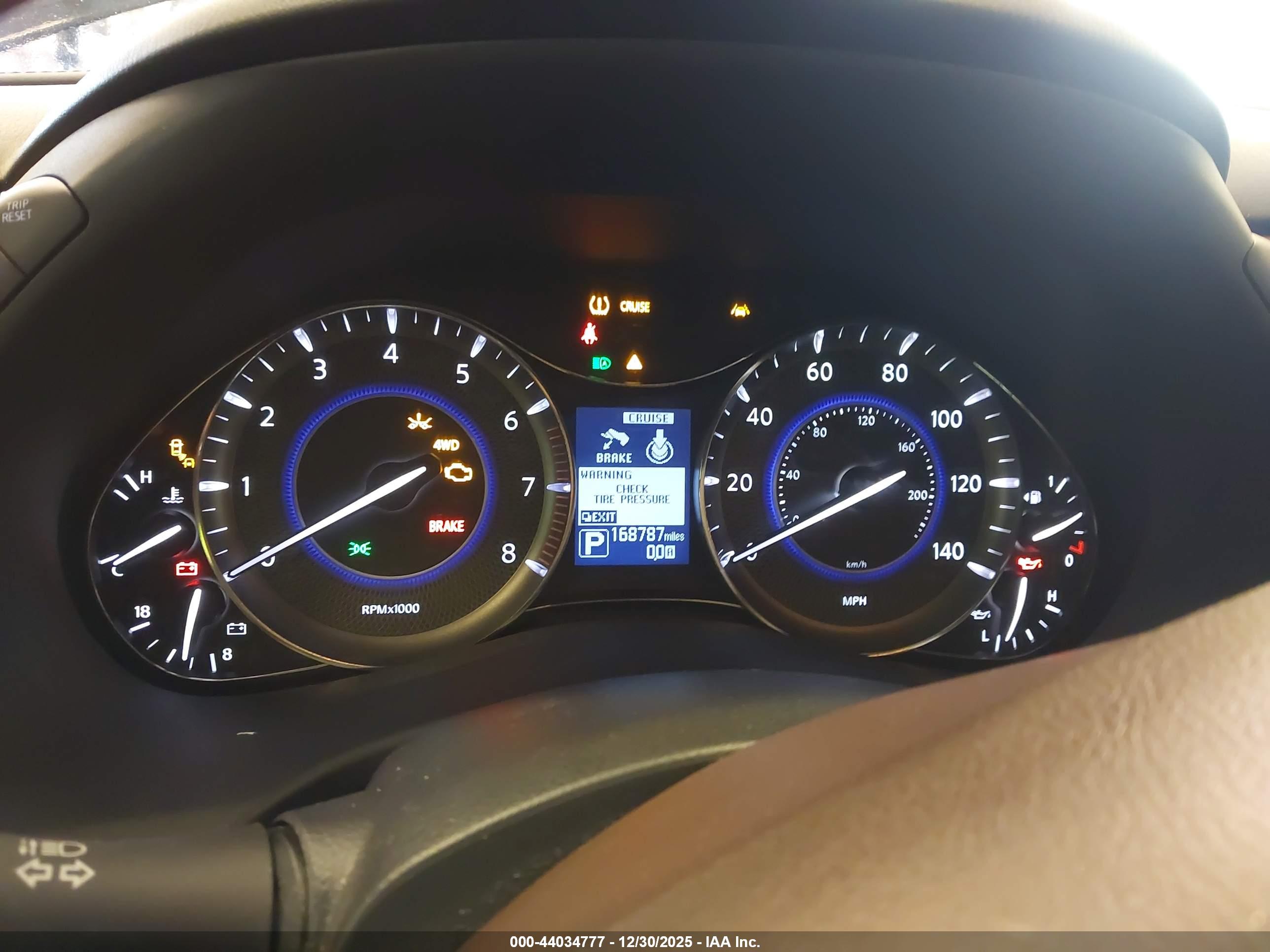 INFINITI QX80 image 7