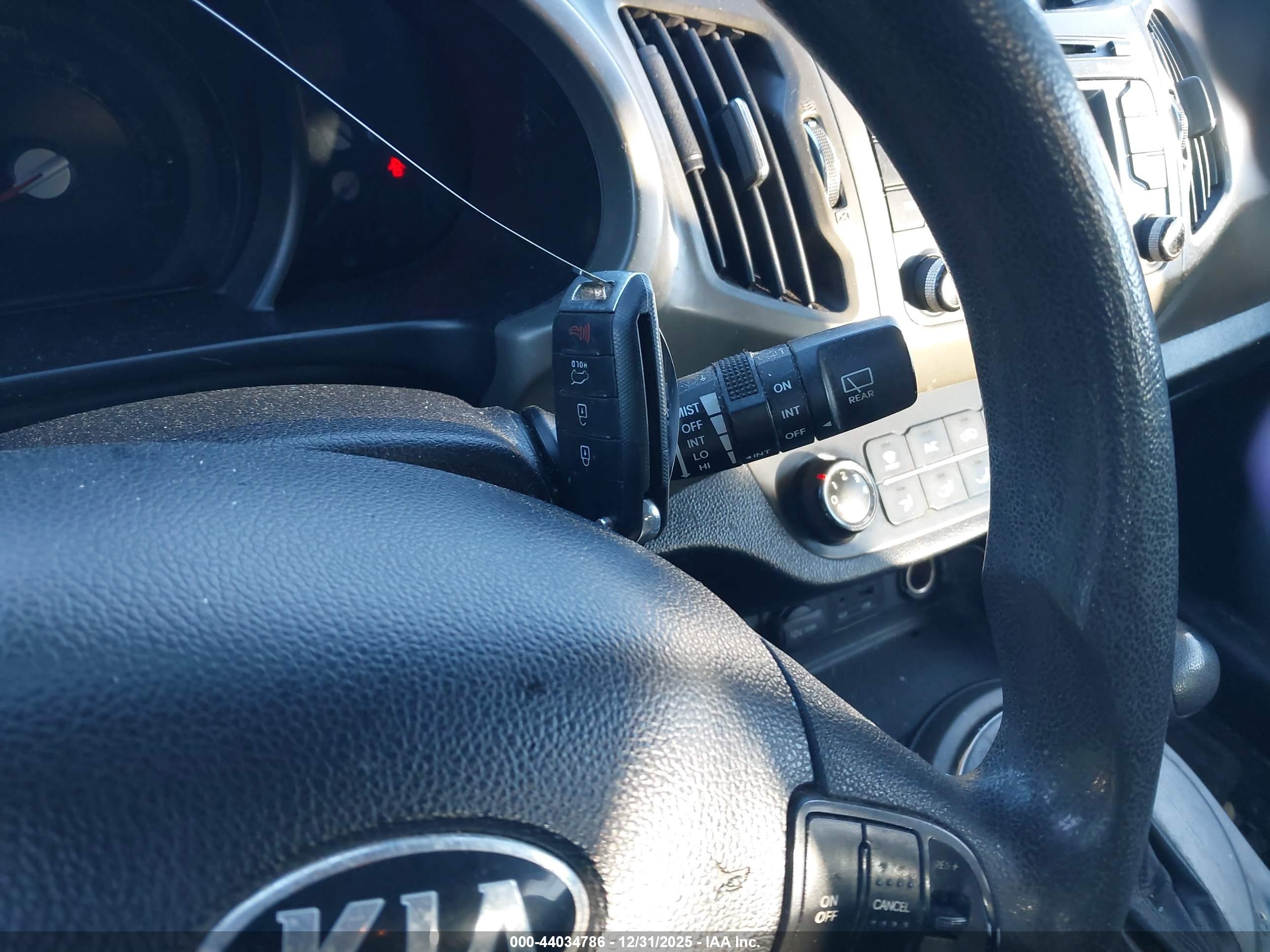 KIA SPORTAGE image 11