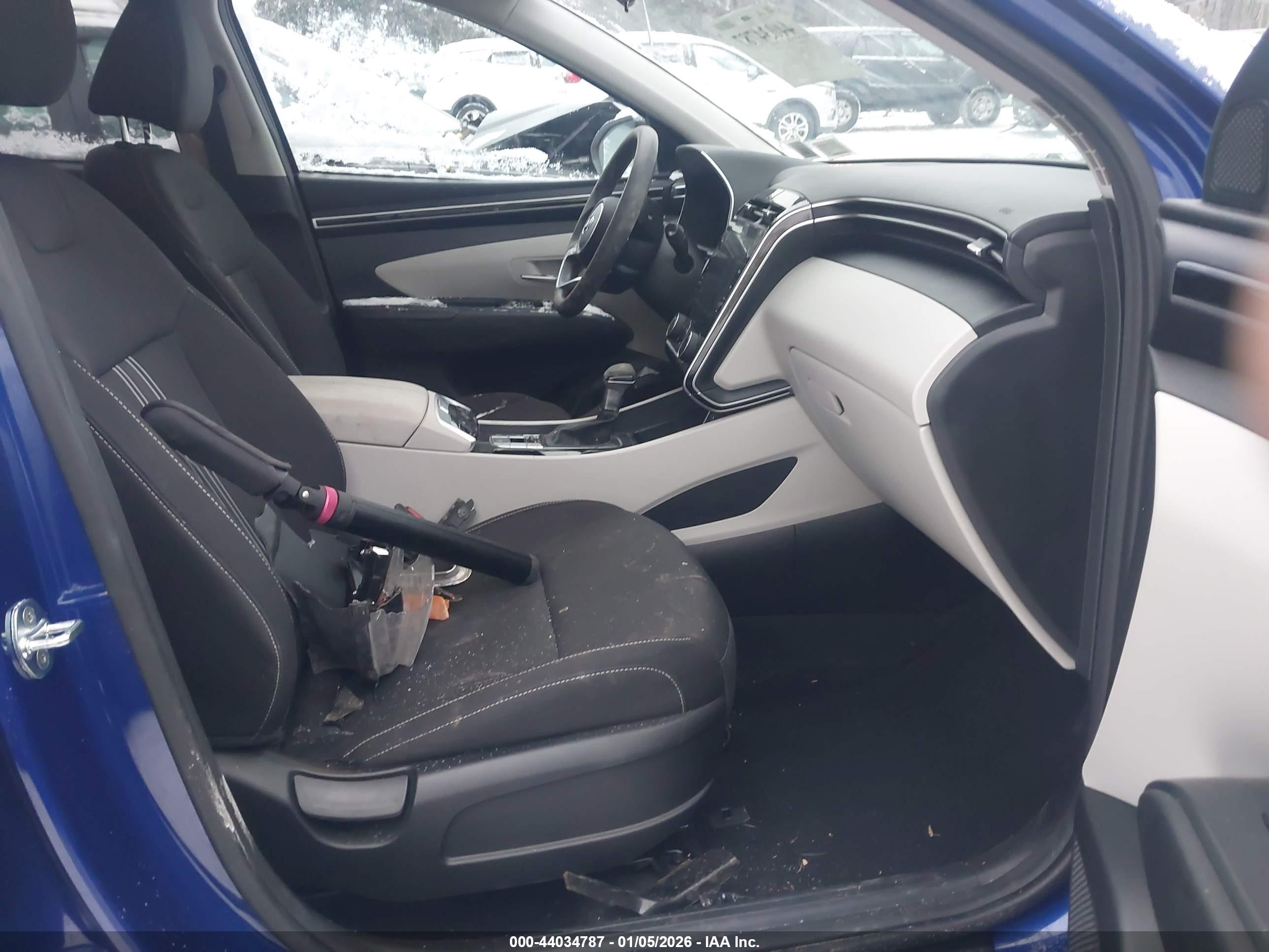 HYUNDAI TUCSON image 5