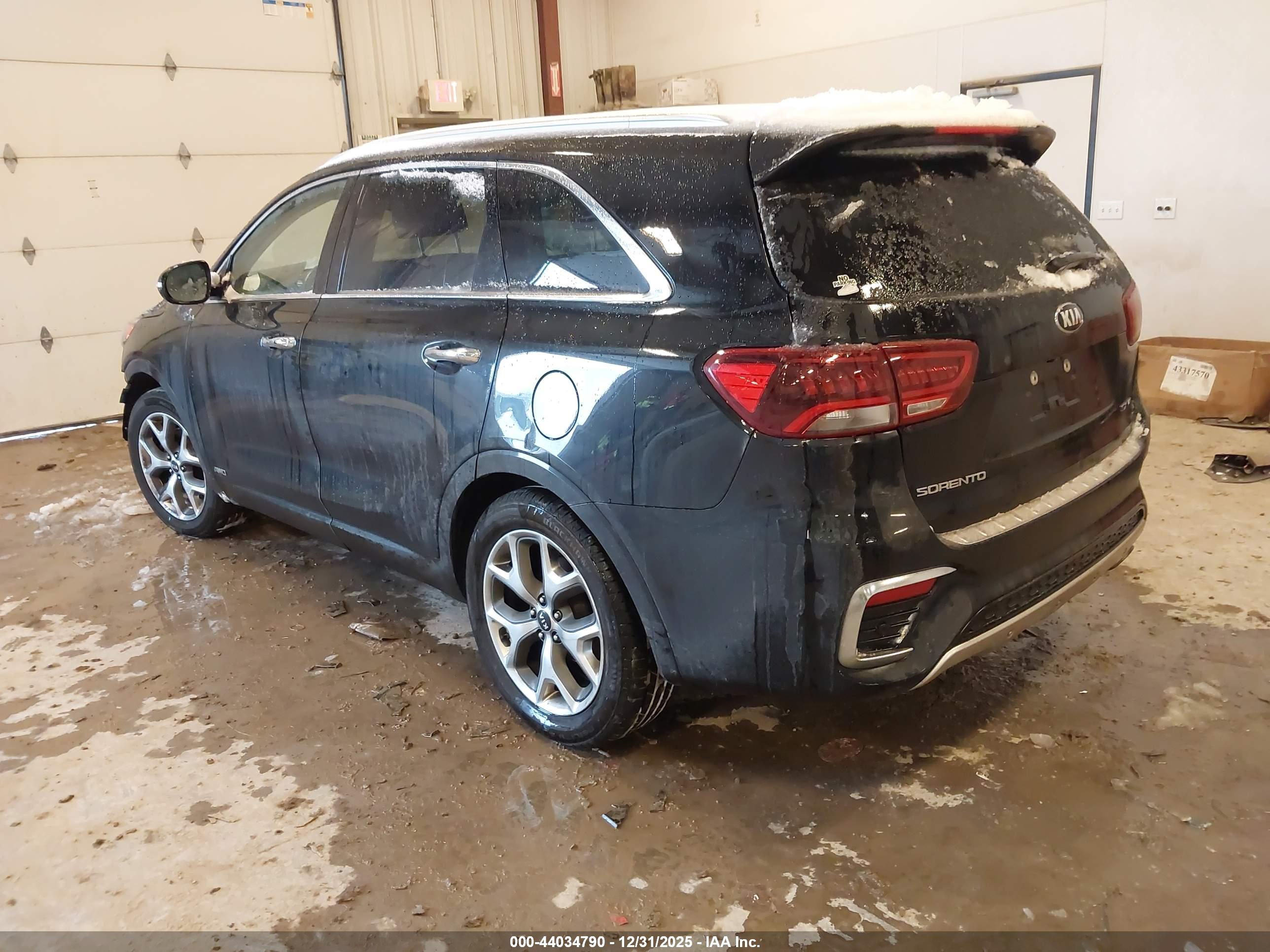 KIA SORENTO image 3