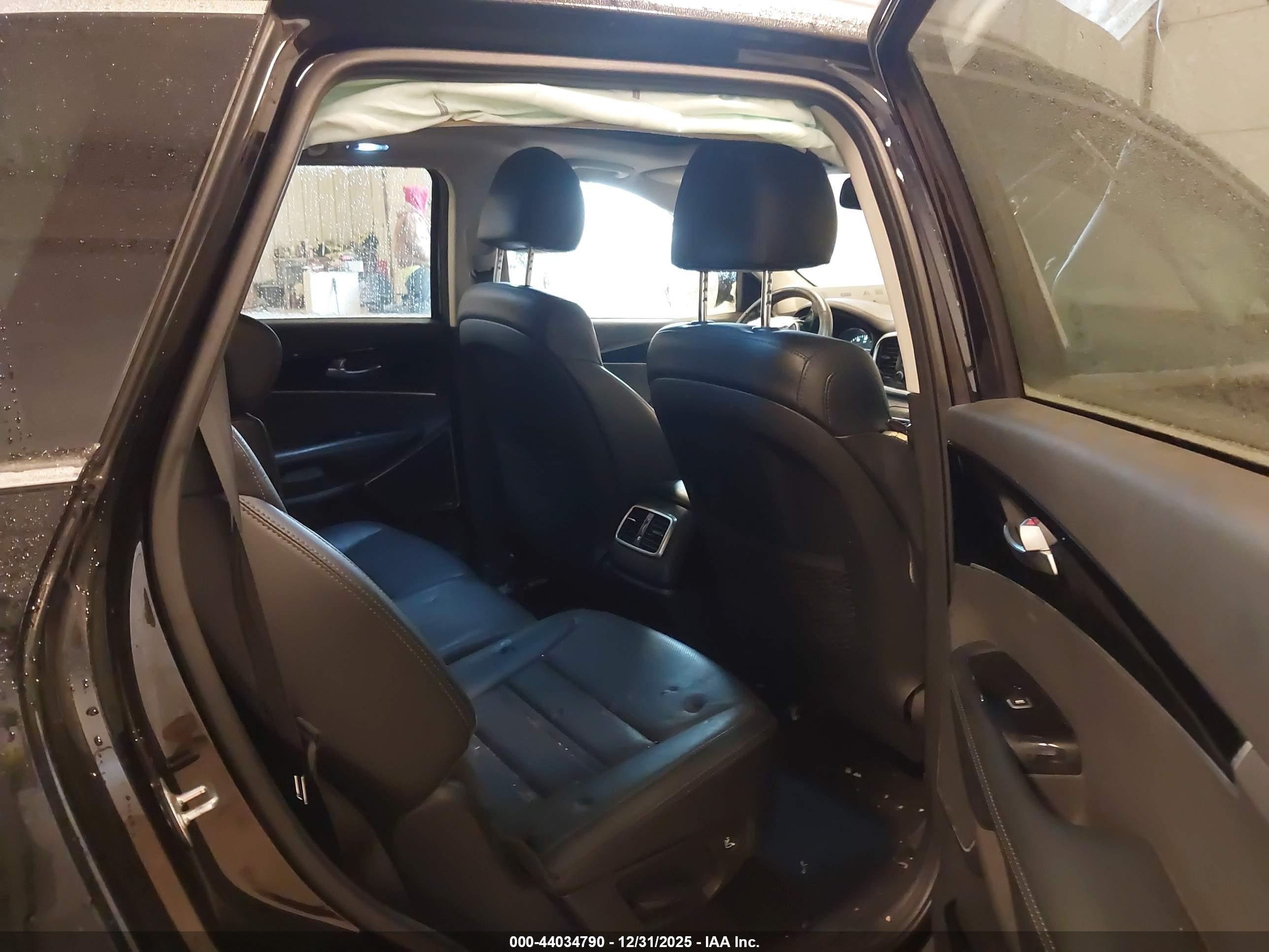 KIA SORENTO image 8