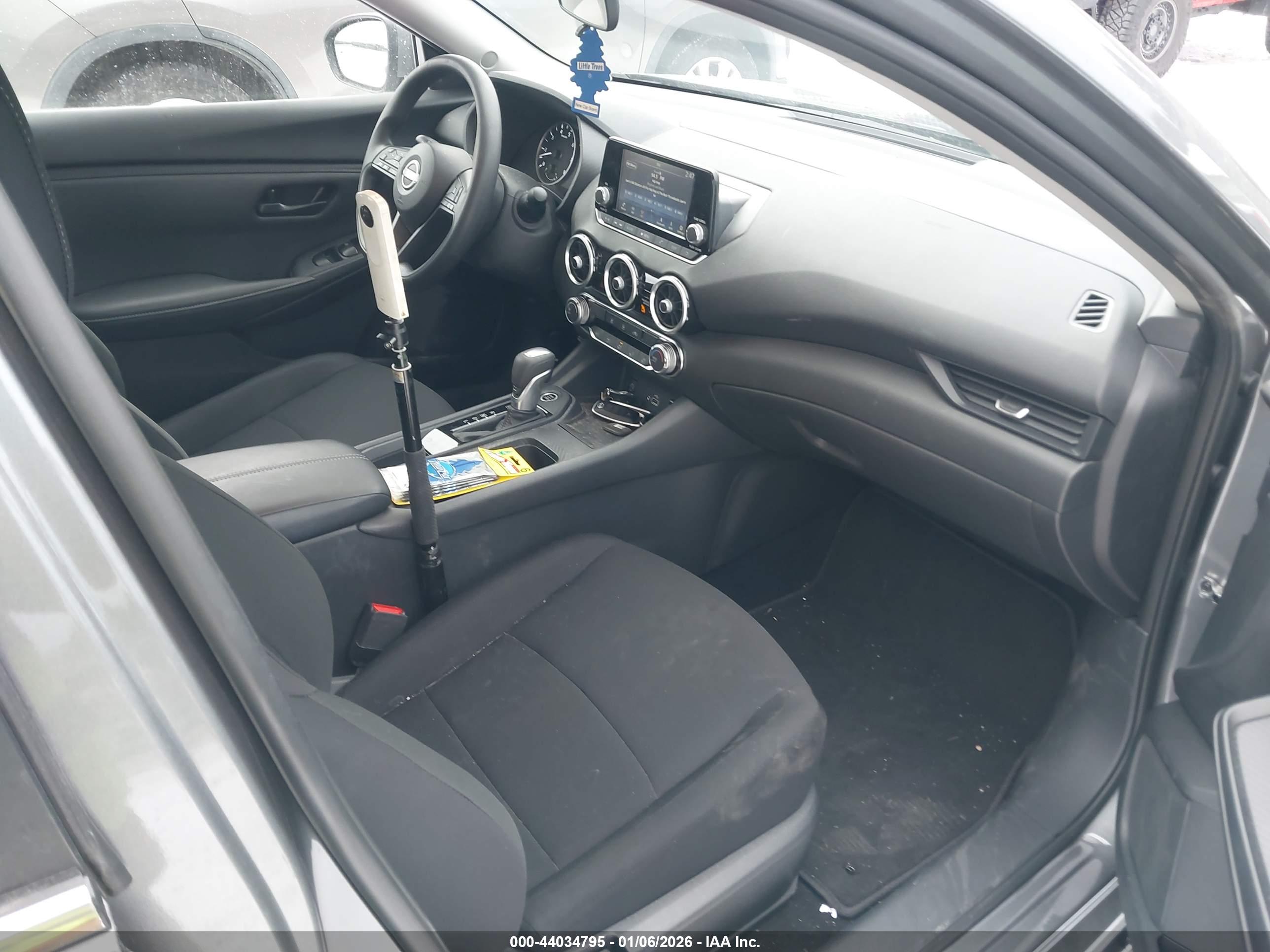 NISSAN SENTRA image 5