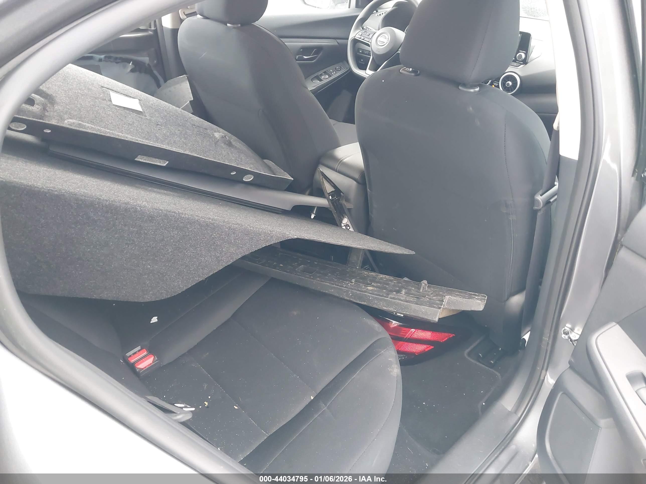 NISSAN SENTRA image 8