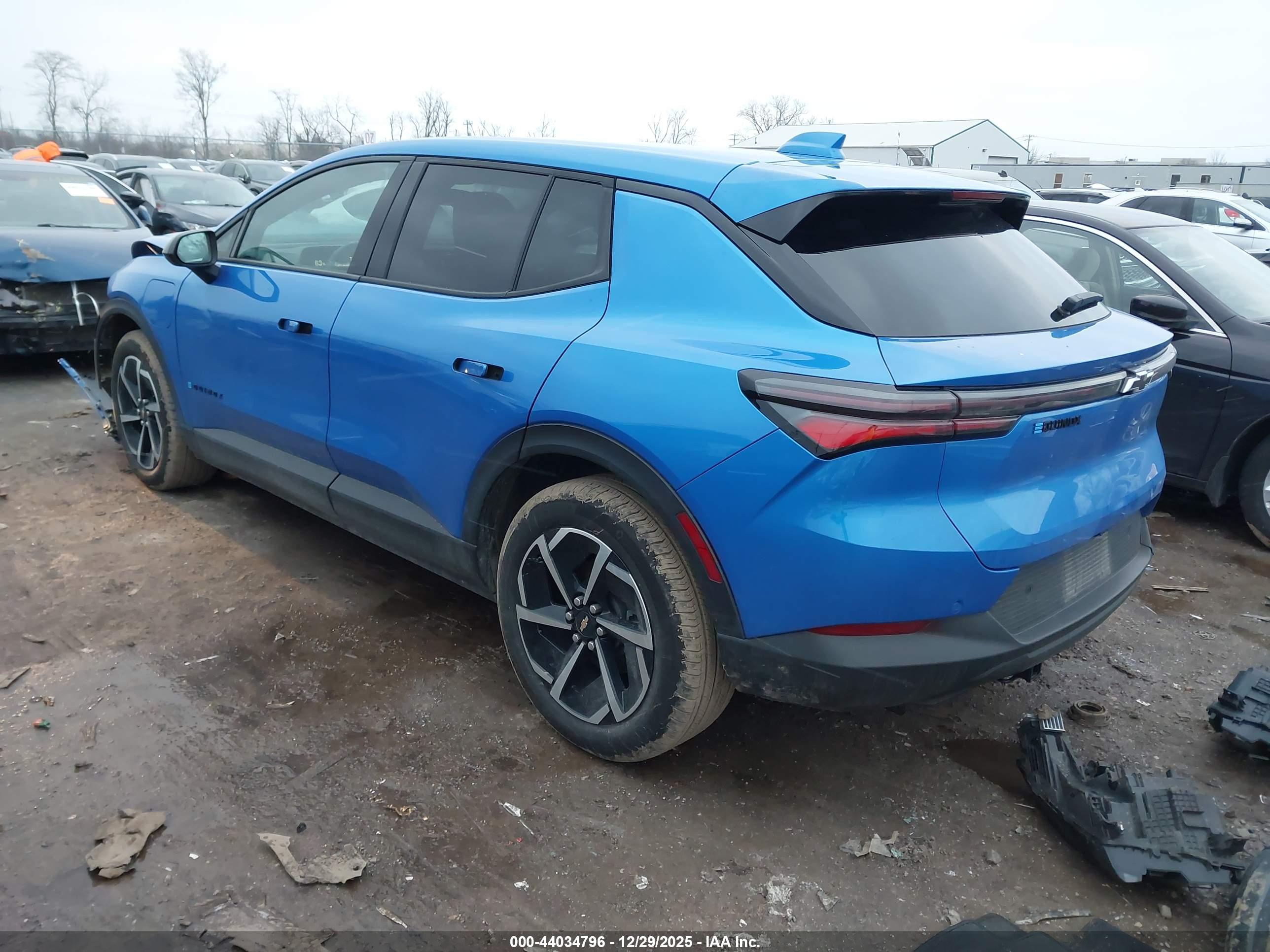 CHEVROLET EQUINOX image 3
