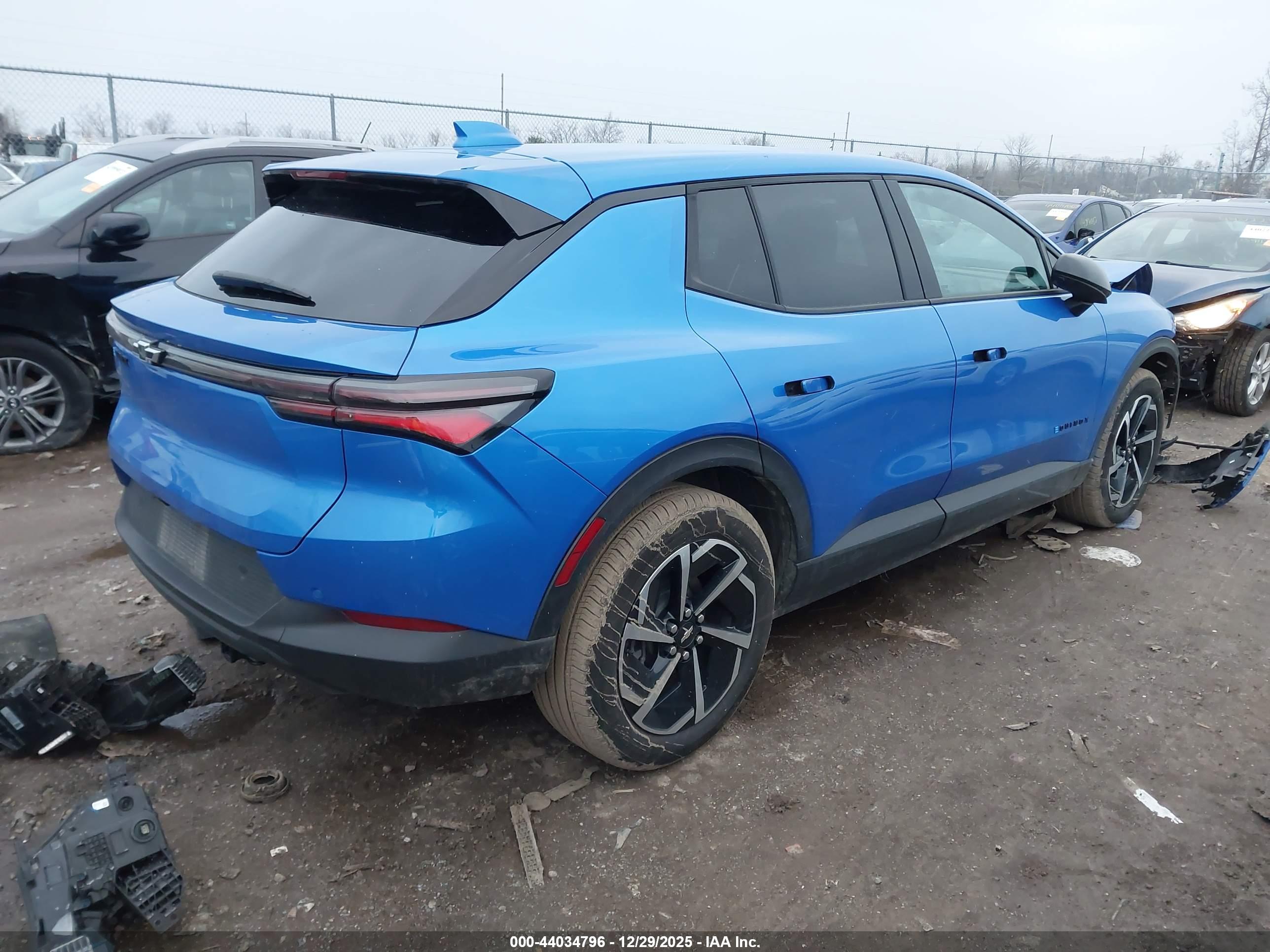 CHEVROLET EQUINOX image 4