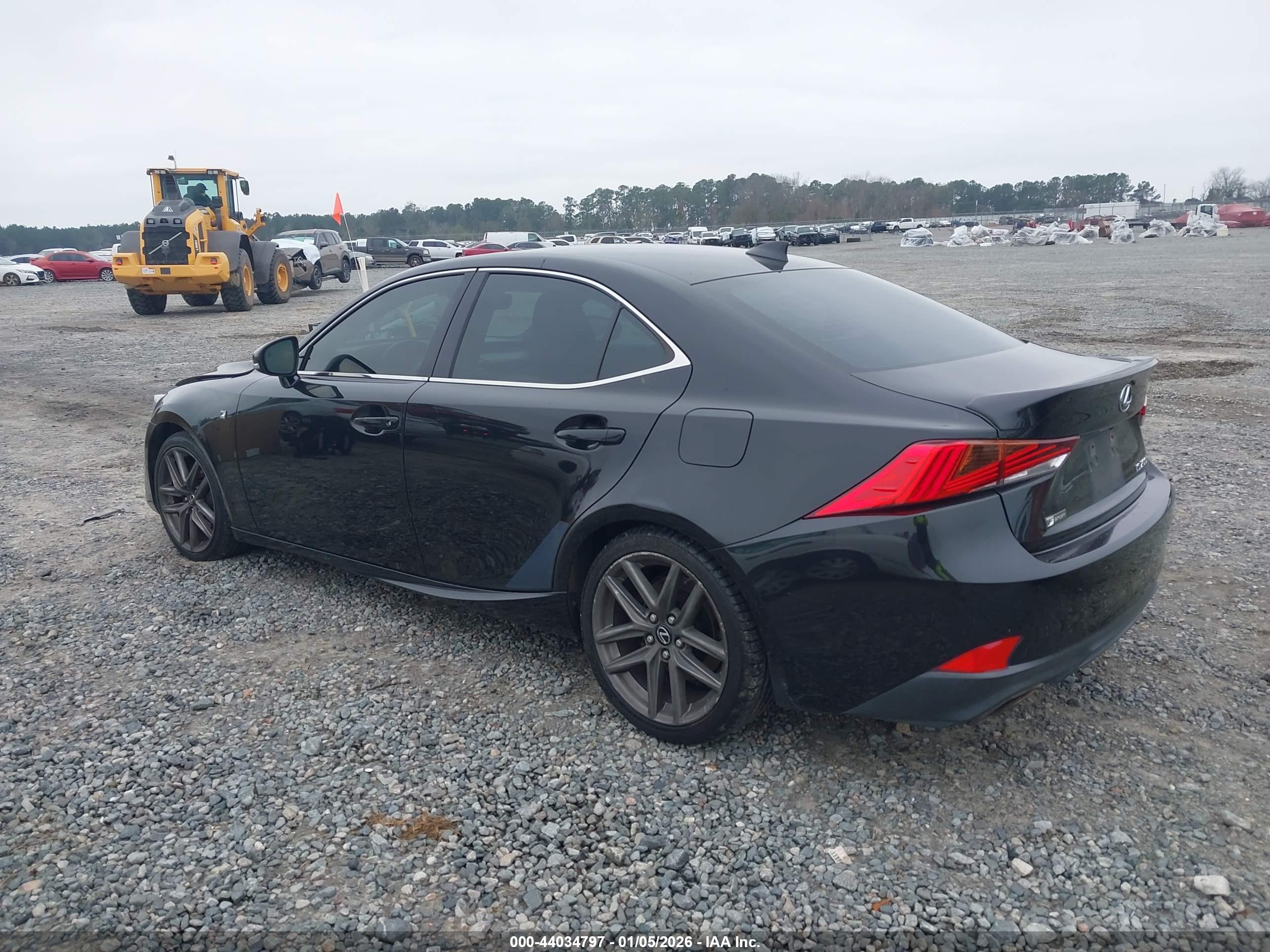 LEXUS IS image 3