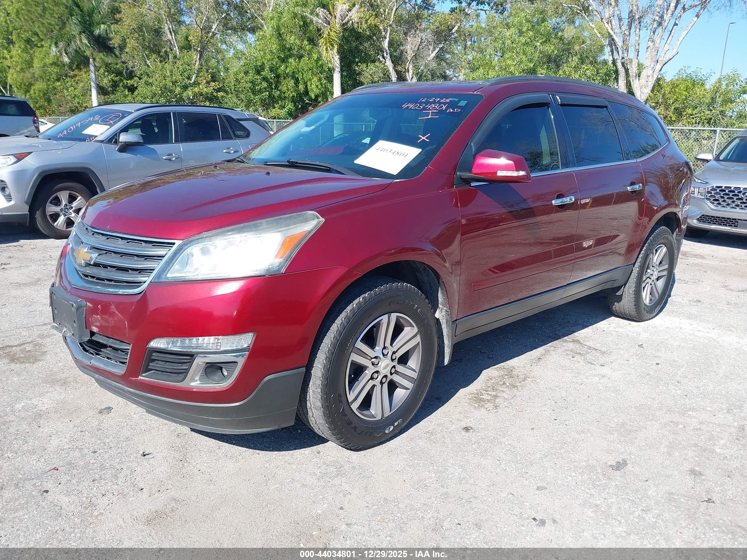CHEVROLET TRAVERSE image 2