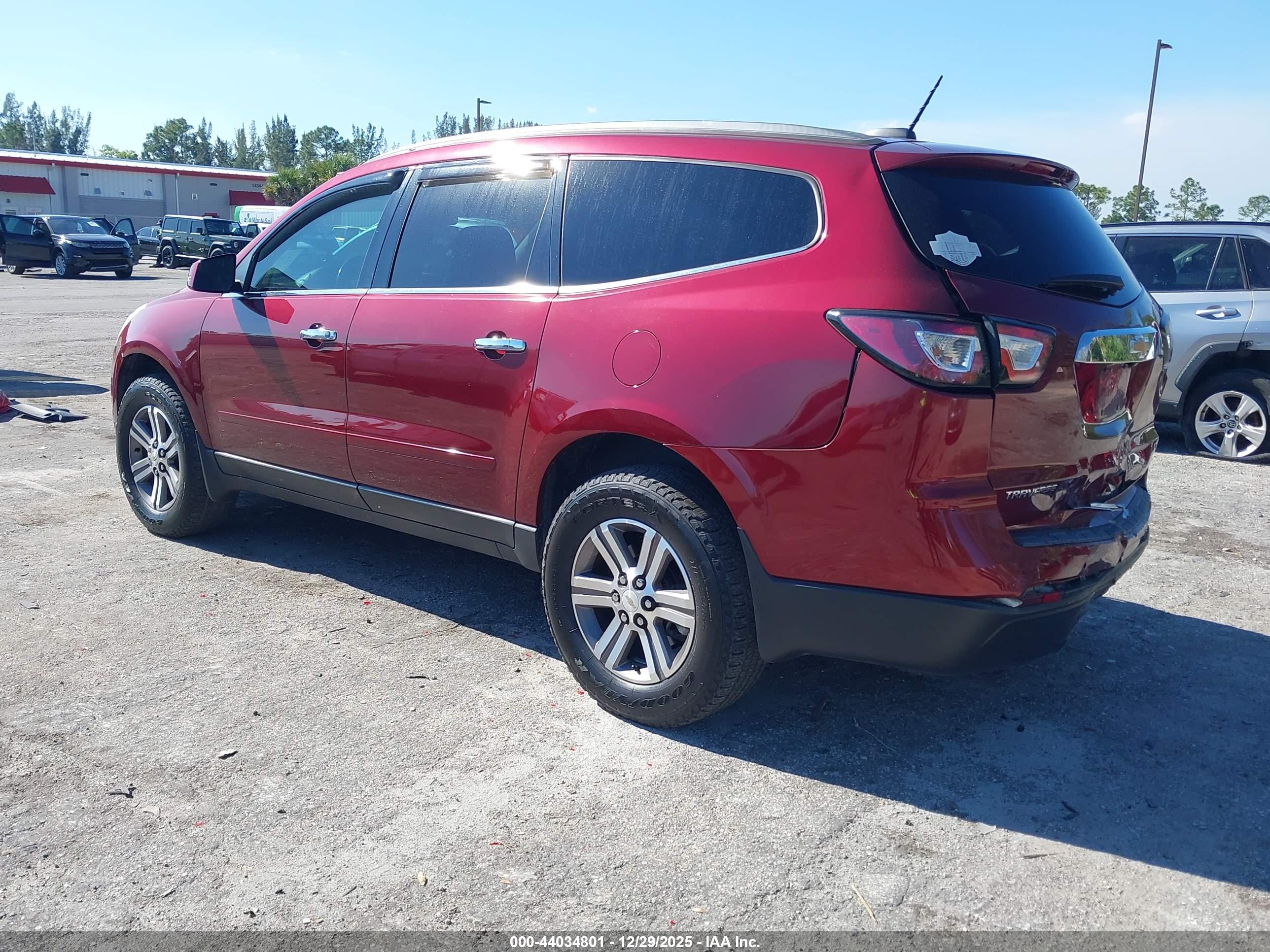 CHEVROLET TRAVERSE image 3