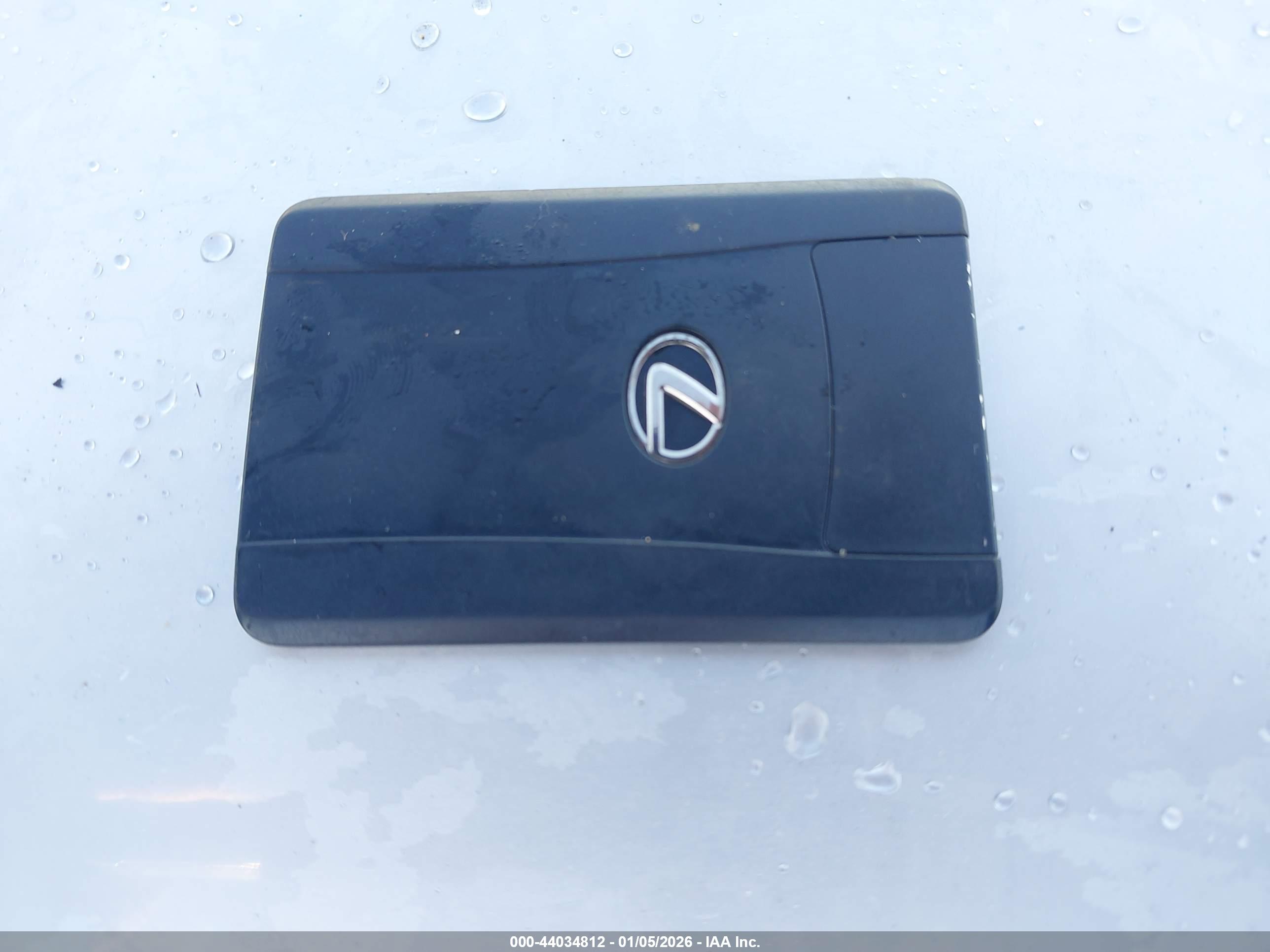 LEXUS ES image 11