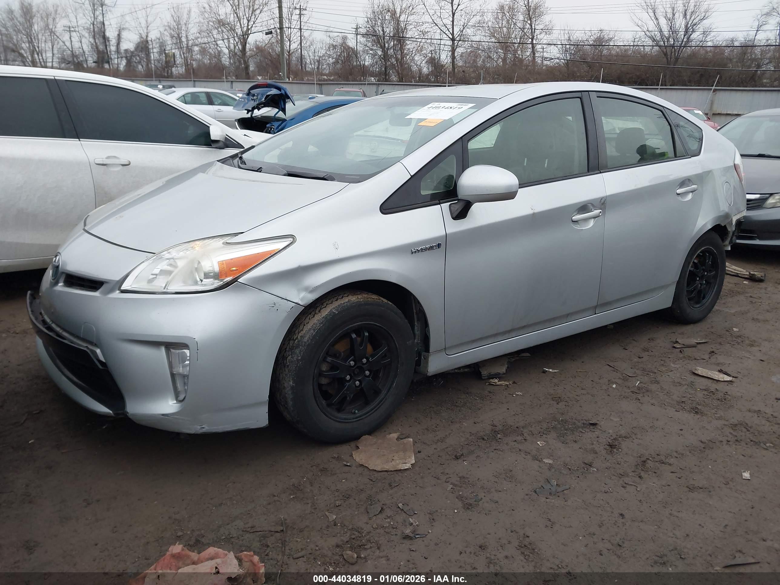 TOYOTA PRIUS image 2