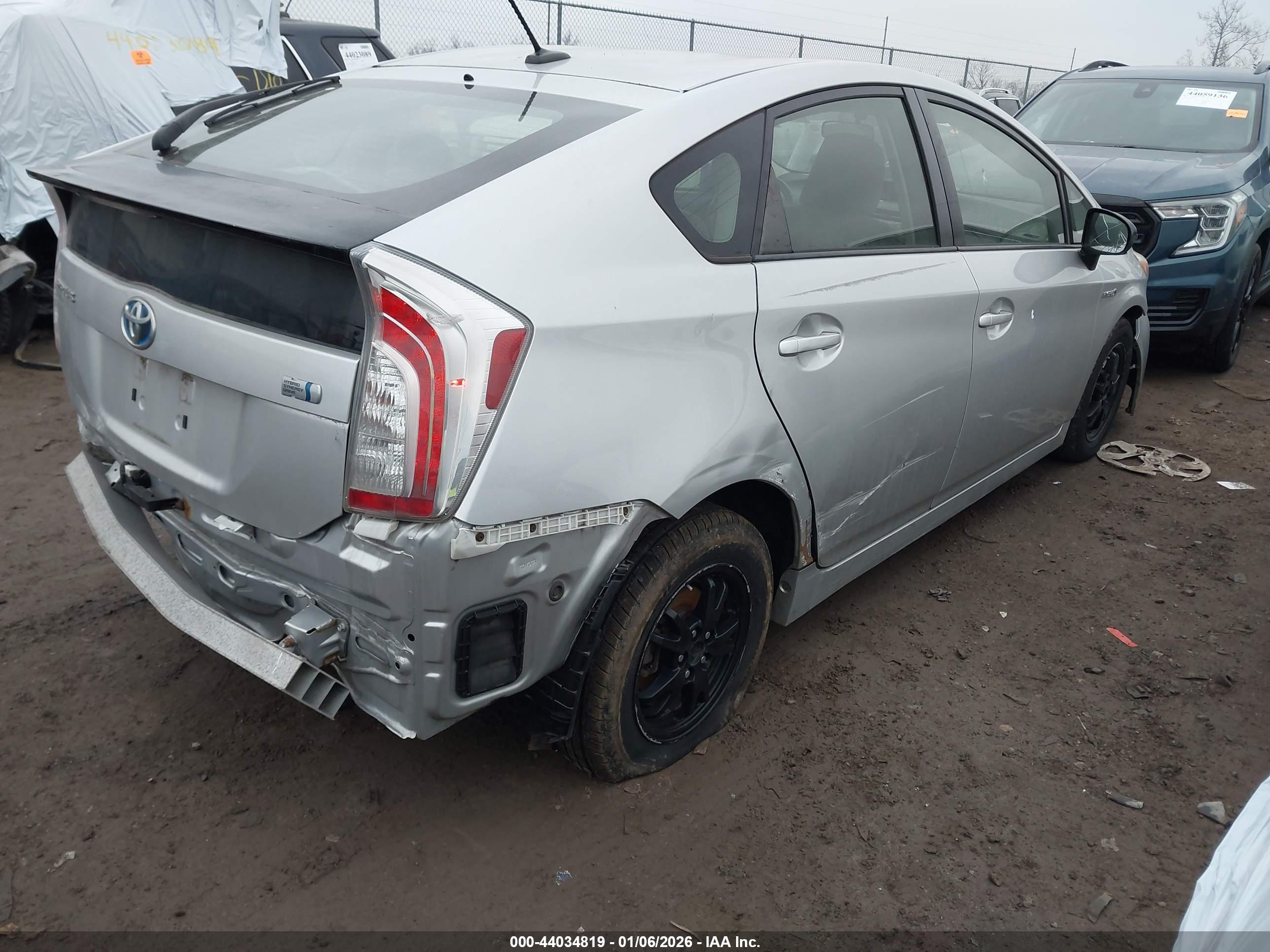 TOYOTA PRIUS image 4