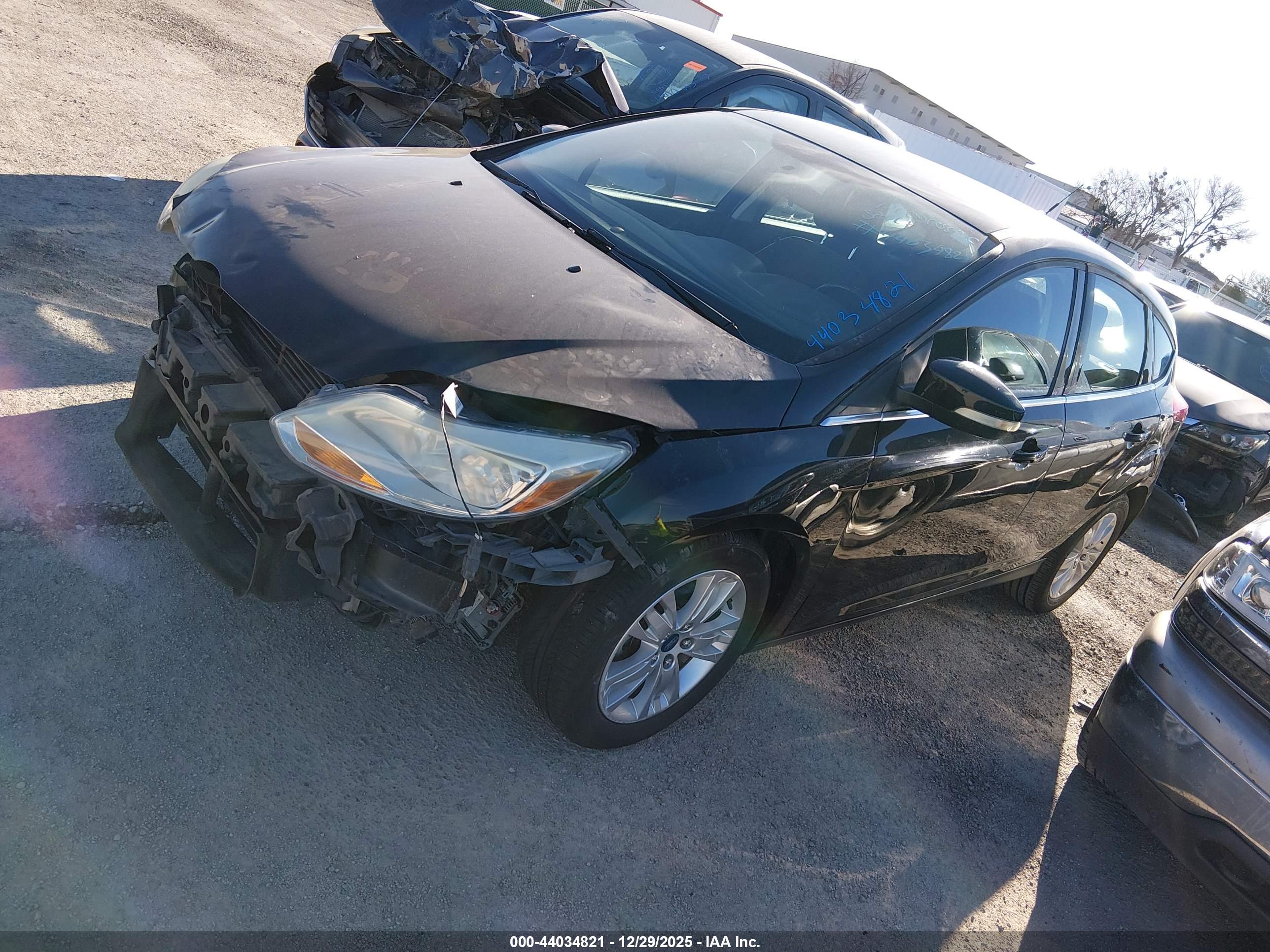 FORD FOCUS image 2
