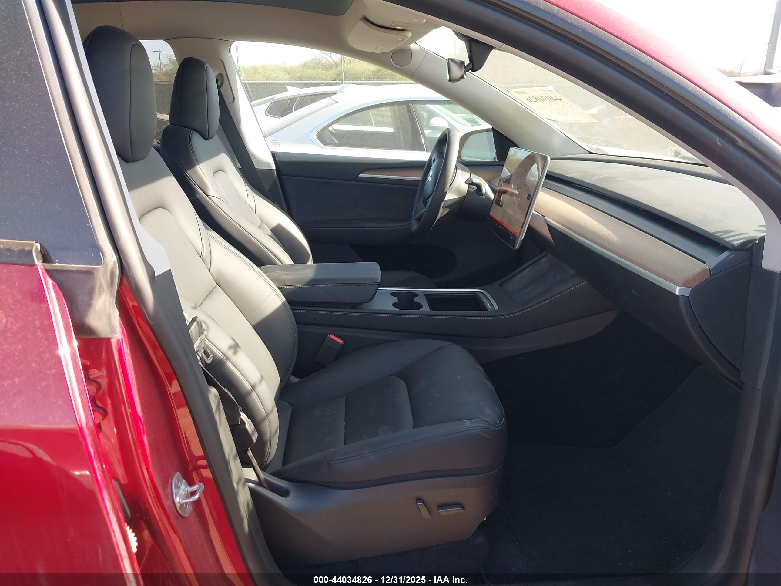 TESLA MODEL image 5