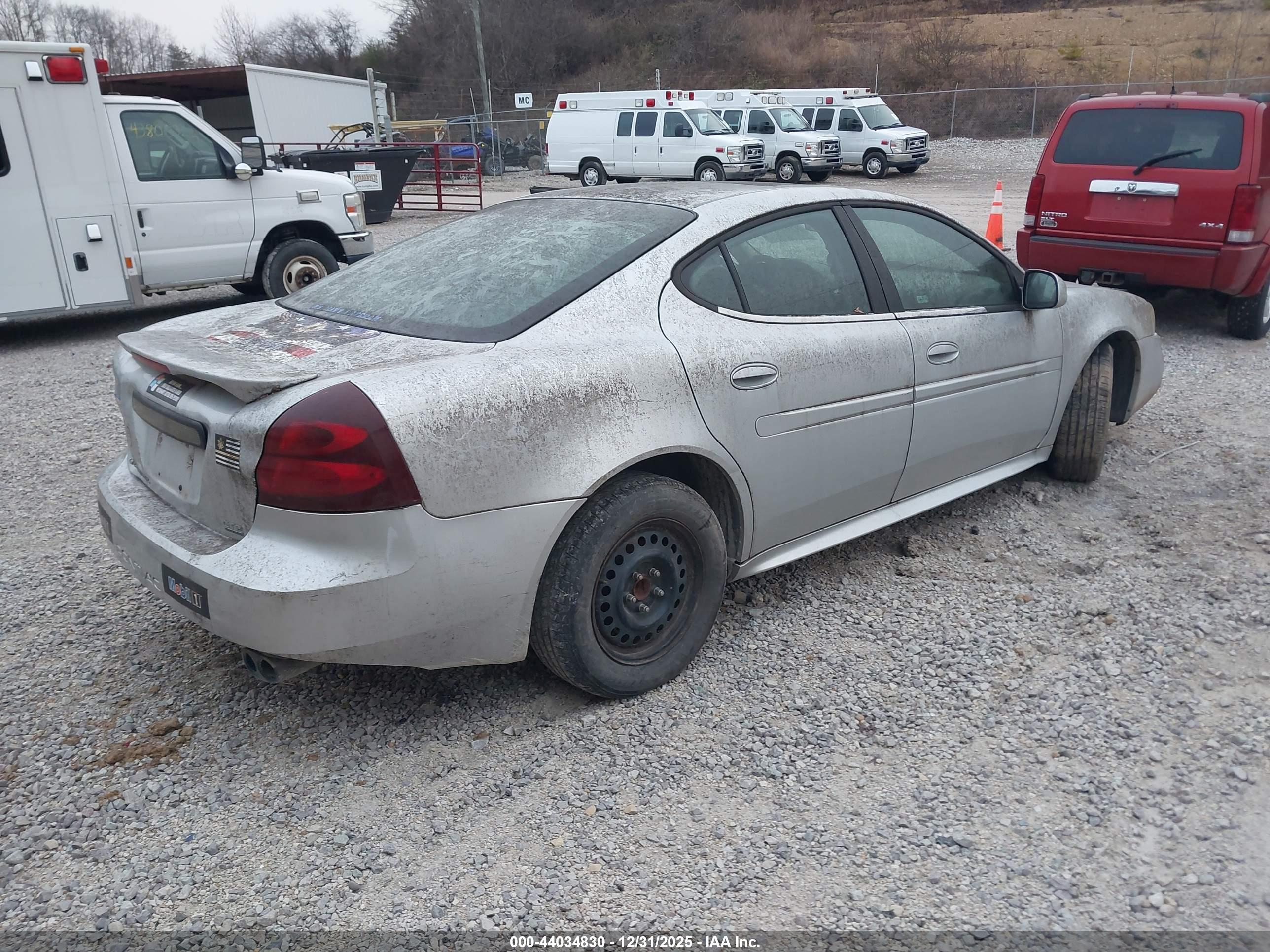 PONTIAC GRAND image 4