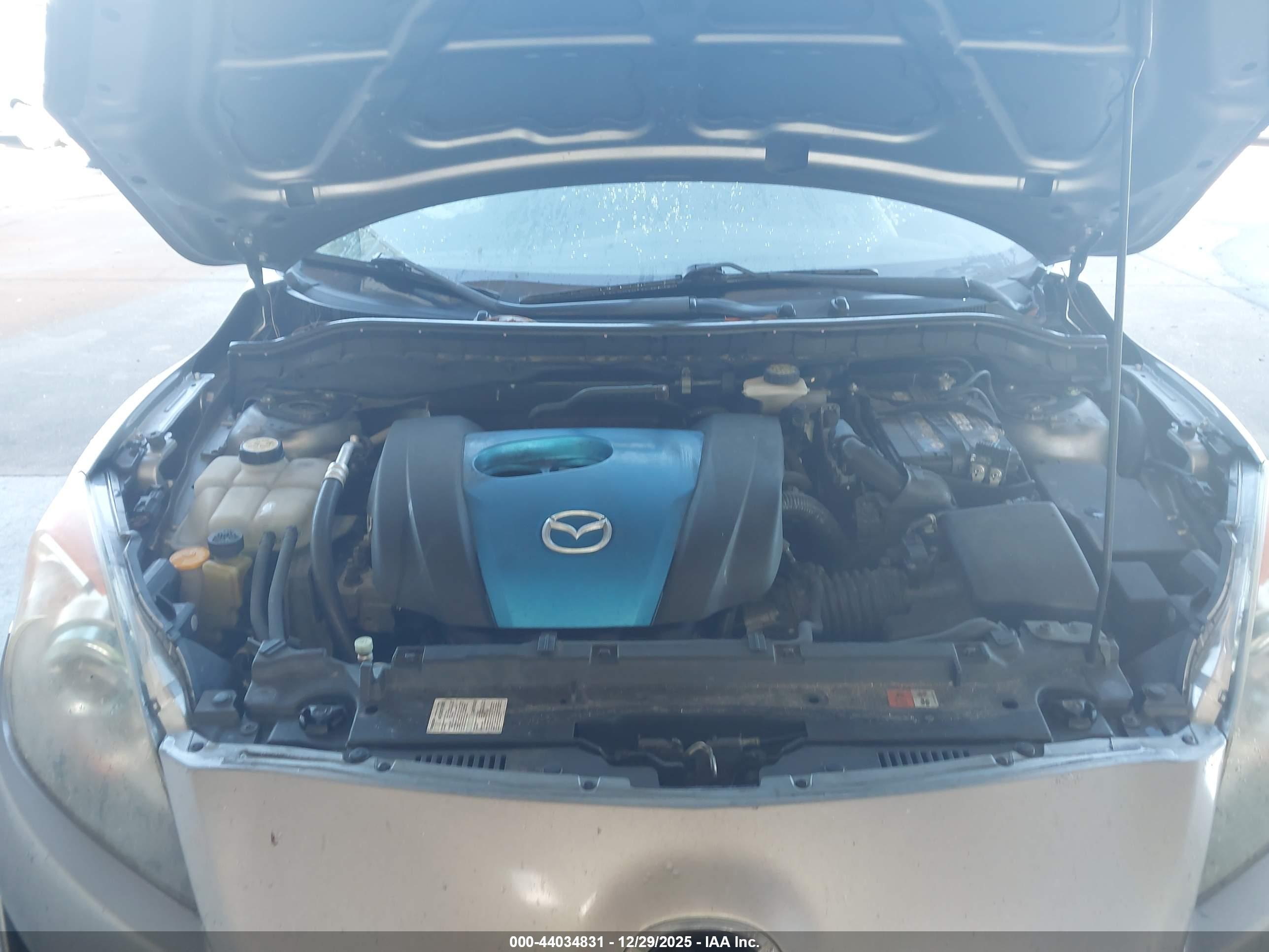 MAZDA MAZDA3 image 10