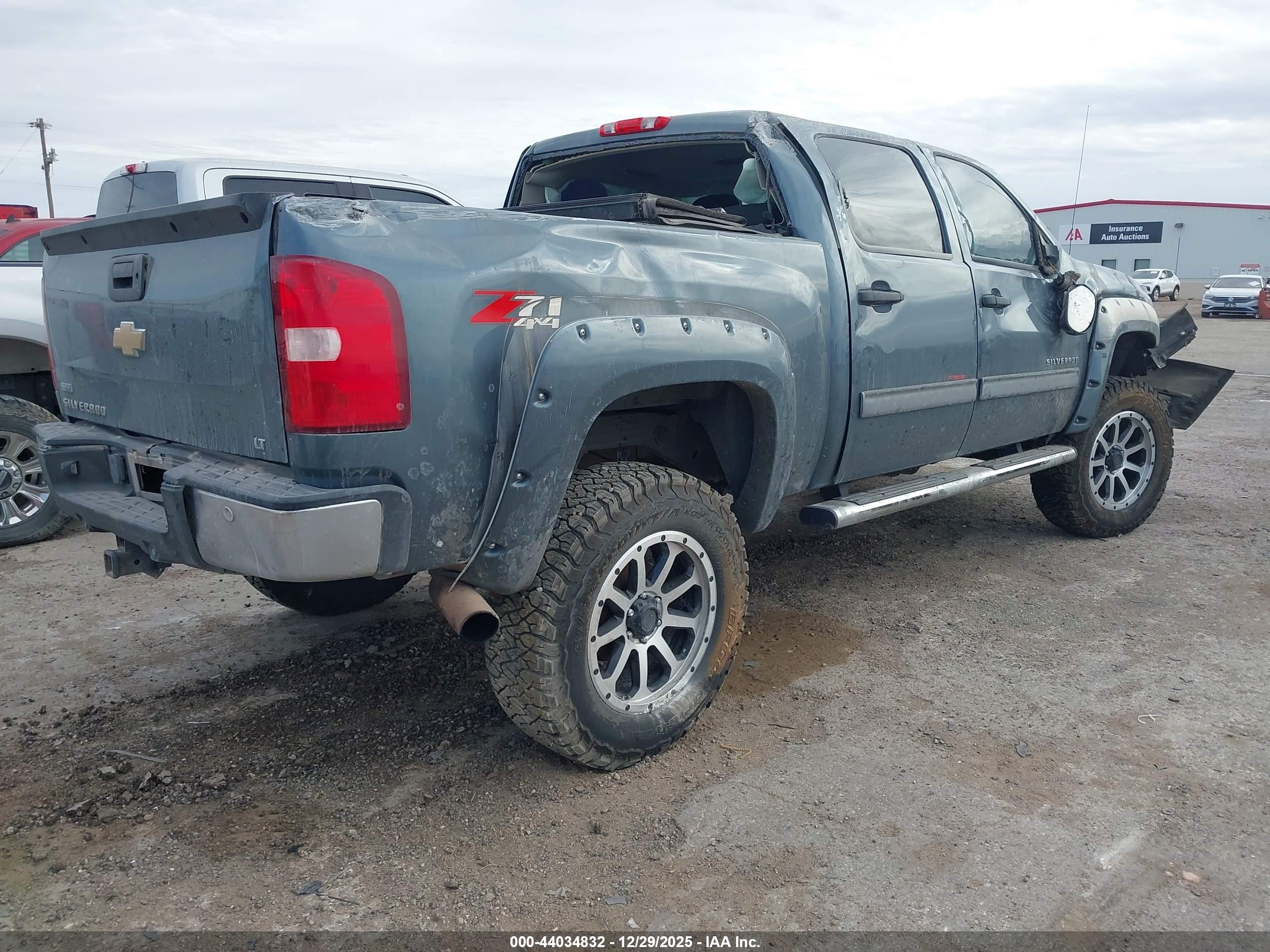 CHEVROLET SILVERADO image 4