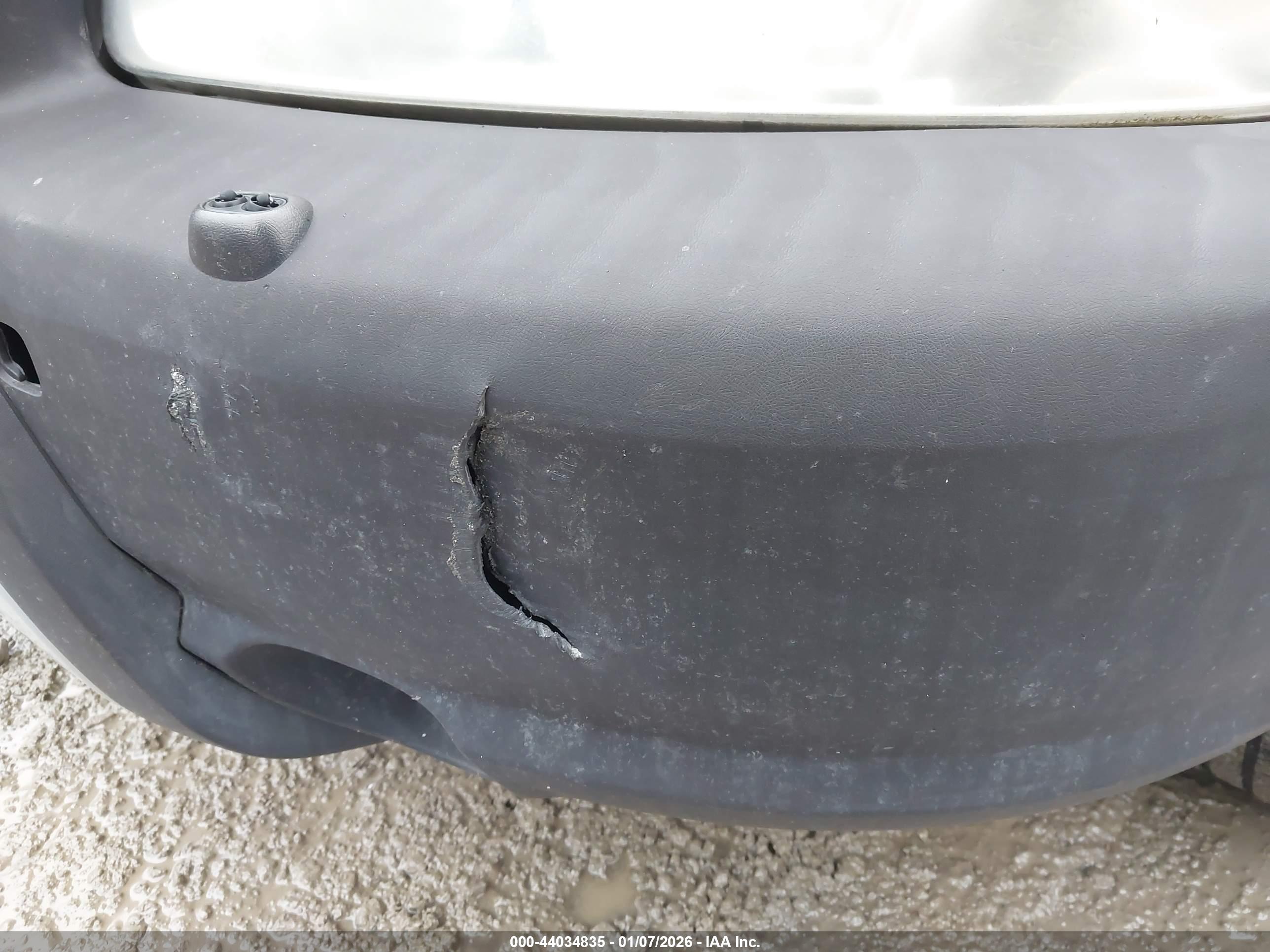 VOLVO XC70 image 6