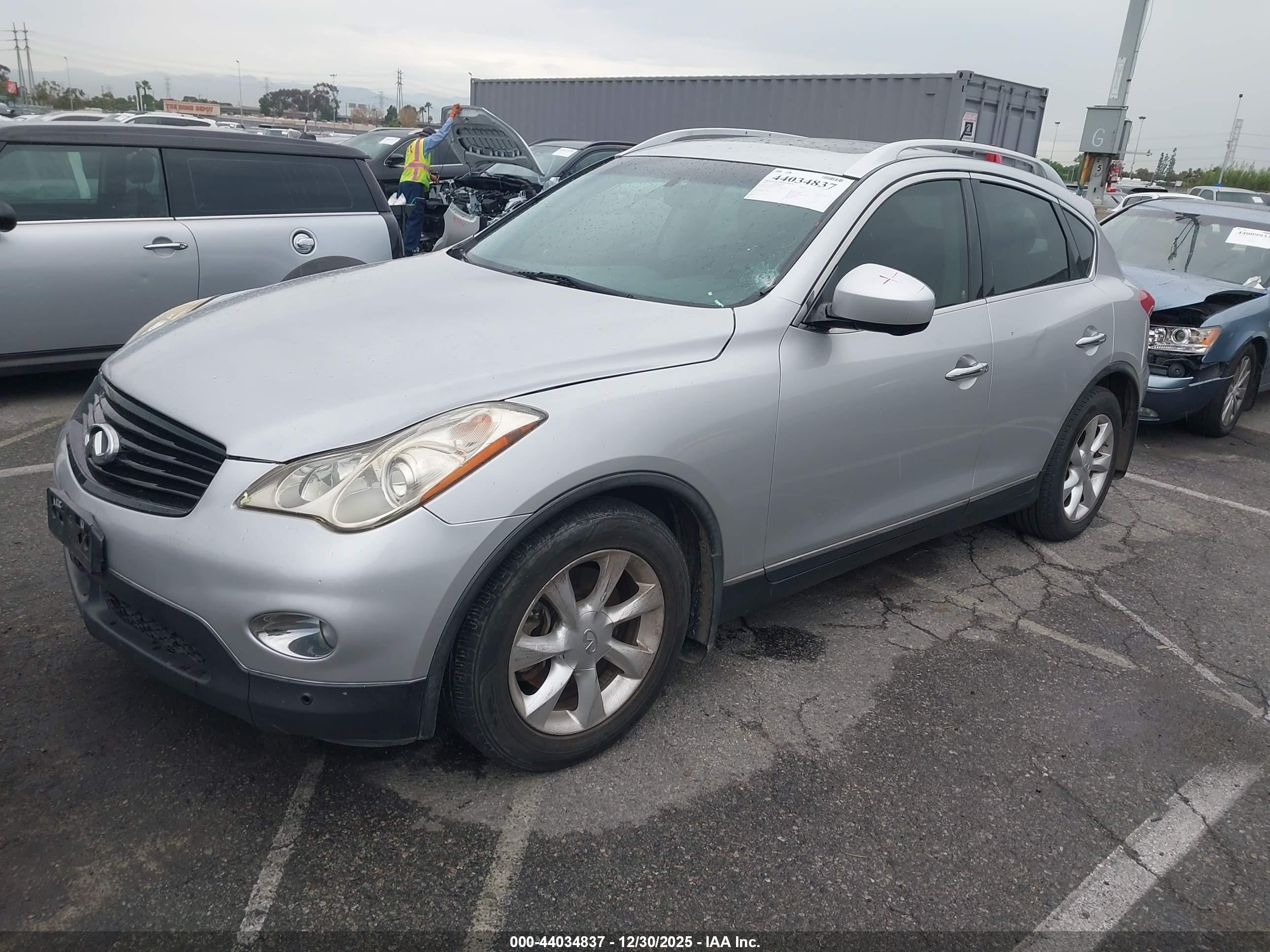 INFINITI EX35 image 2