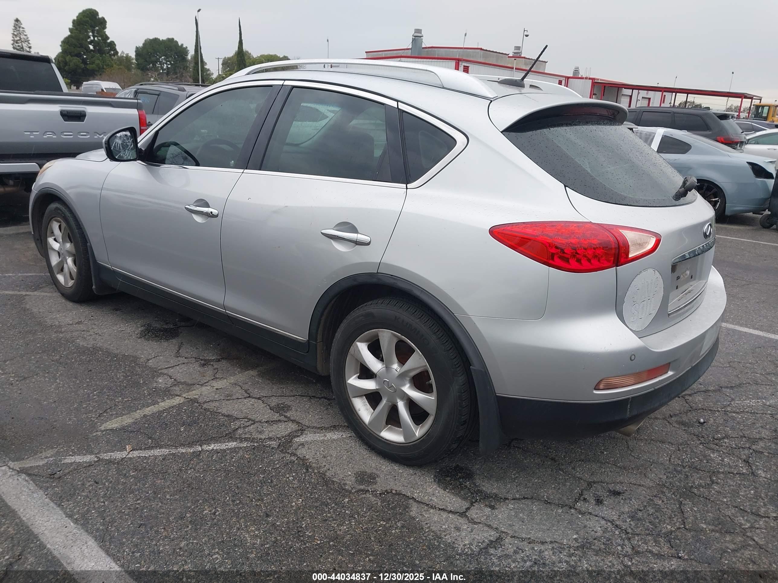 INFINITI EX35 image 3